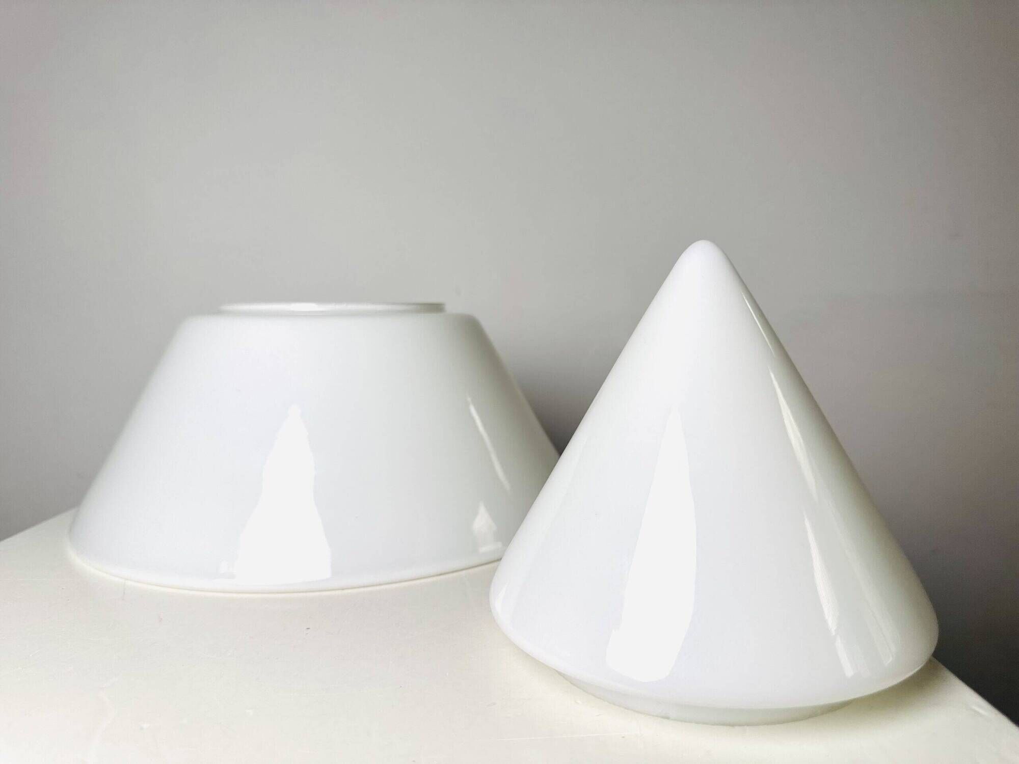D-2136 Kilimanjaro Table Lamp By Sergio Asti For Raak Amsterdam, The Netherlands 1978