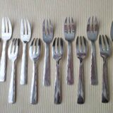 Set of 12 silver-plated cake forks