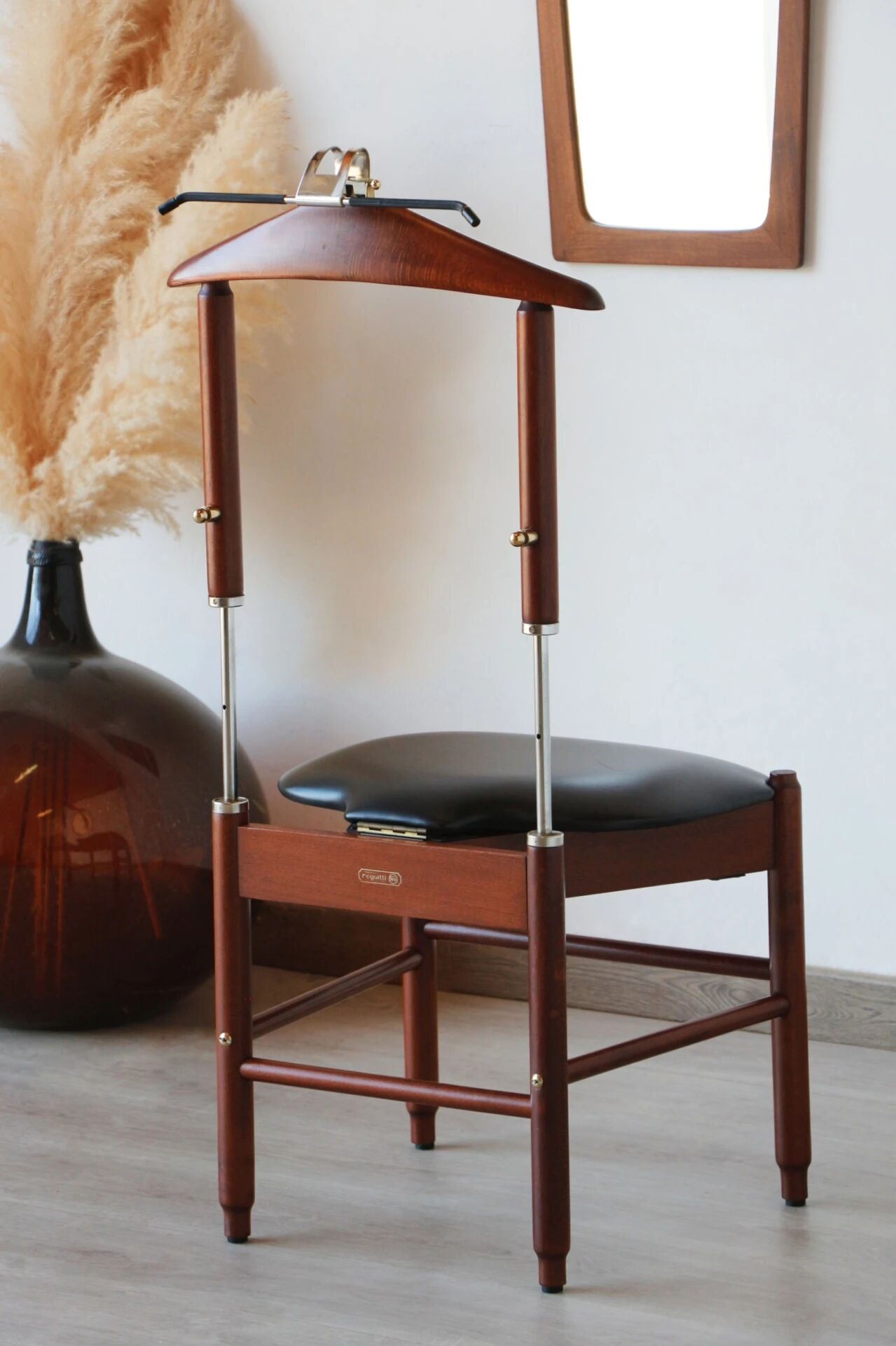 Fratelli Reguitti valet – Vintage Italian chair