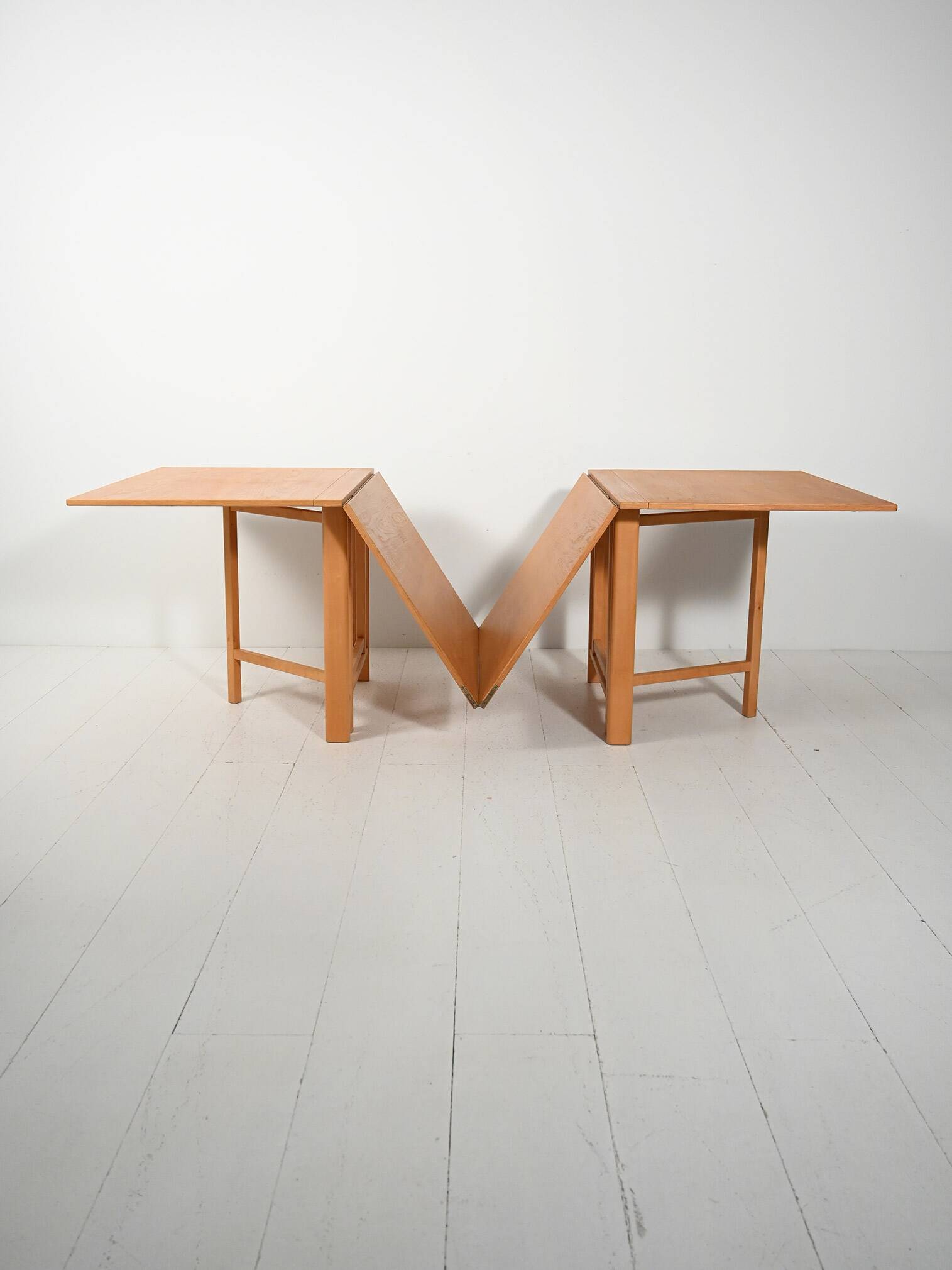 “Maria Flap” folding table by Bruno Mathsson
