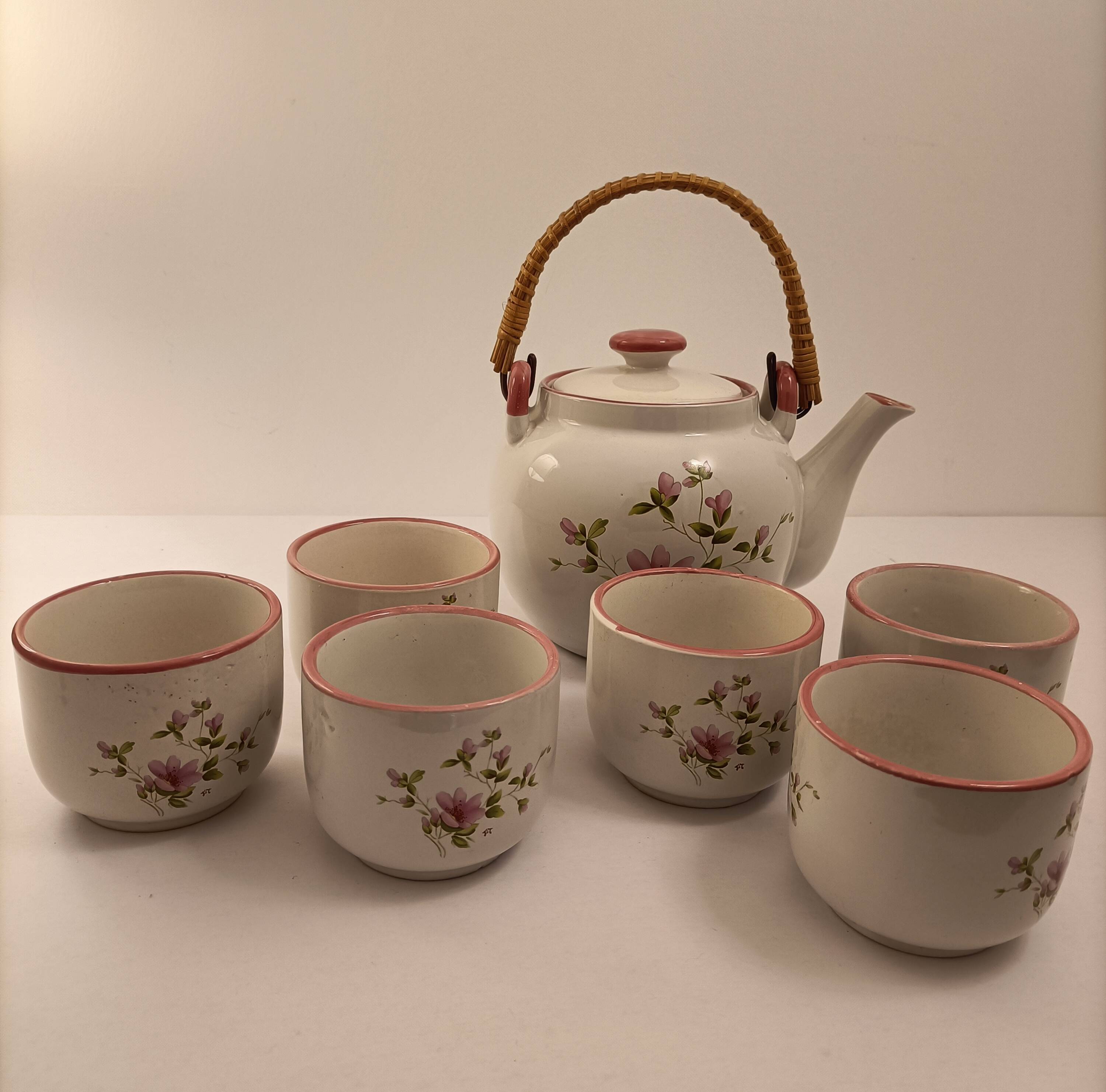 Théière coréen vintage avec 6 tasses