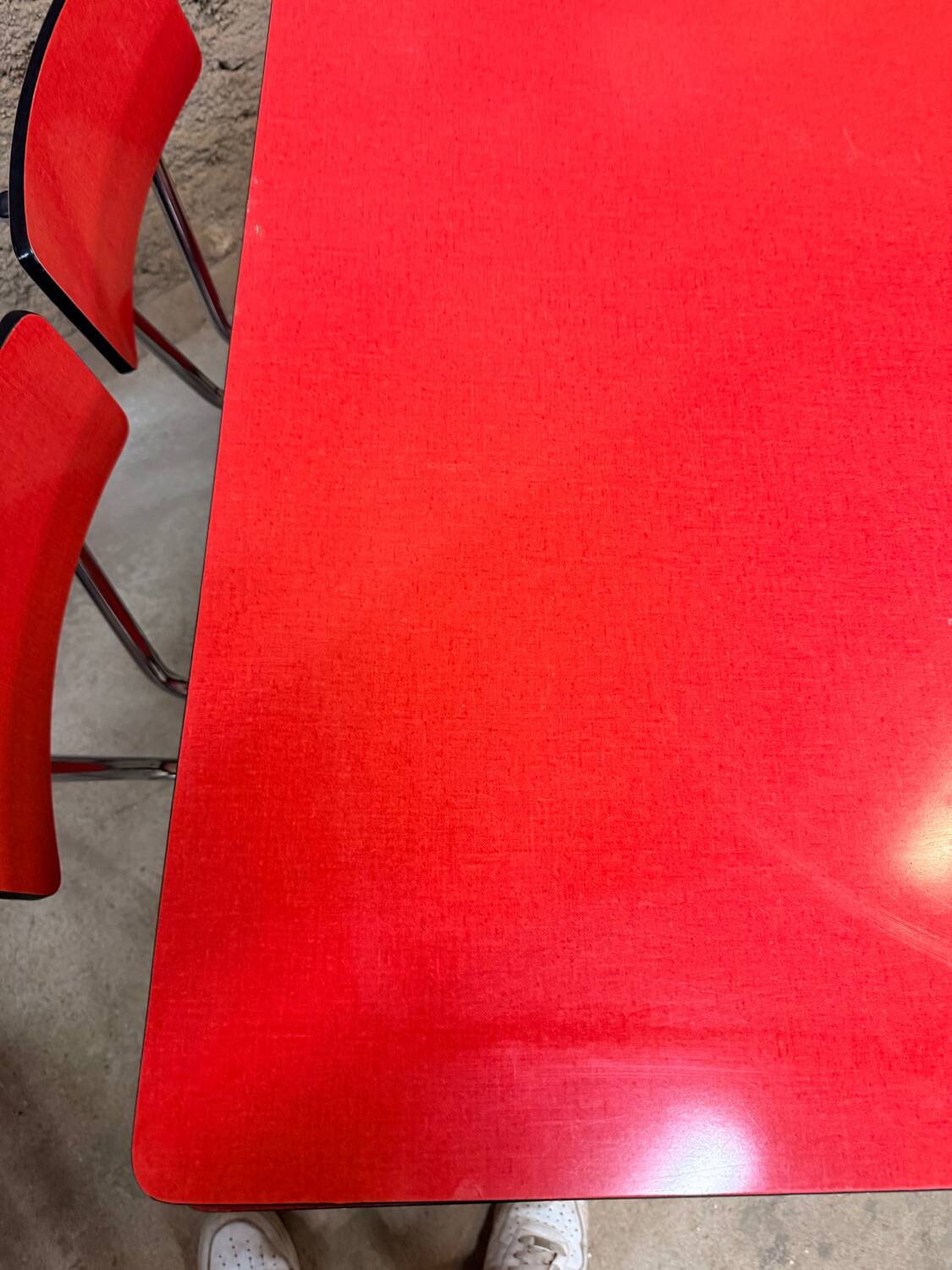 4 red Formica chairs with a 1970s table