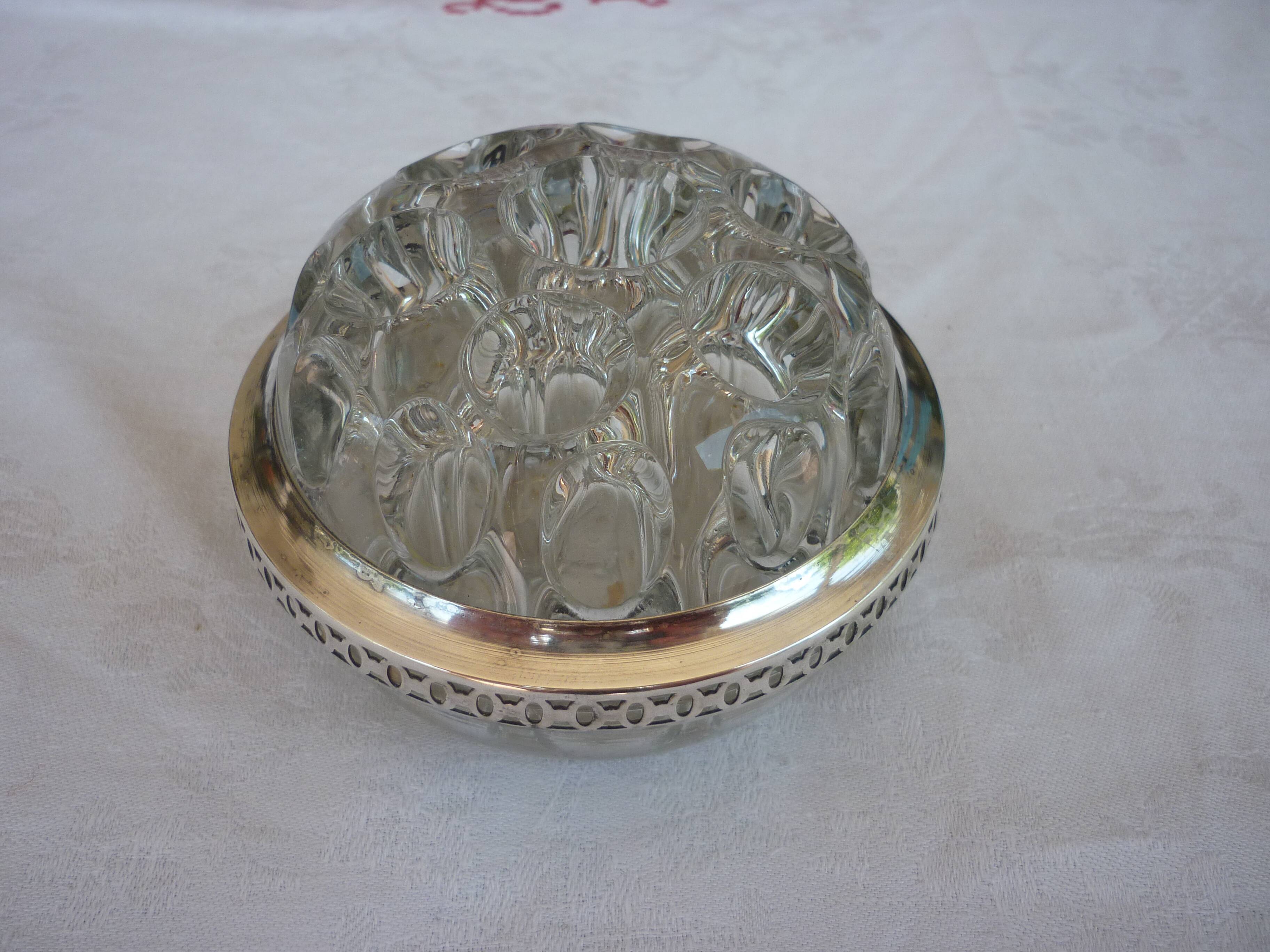 Spades glass flowers silver metal strapping