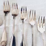 Coffret à Gâteaux Vintage avec 12 Fourchettes et 1 Pelle en Métal Argenté à Décor de Coquille