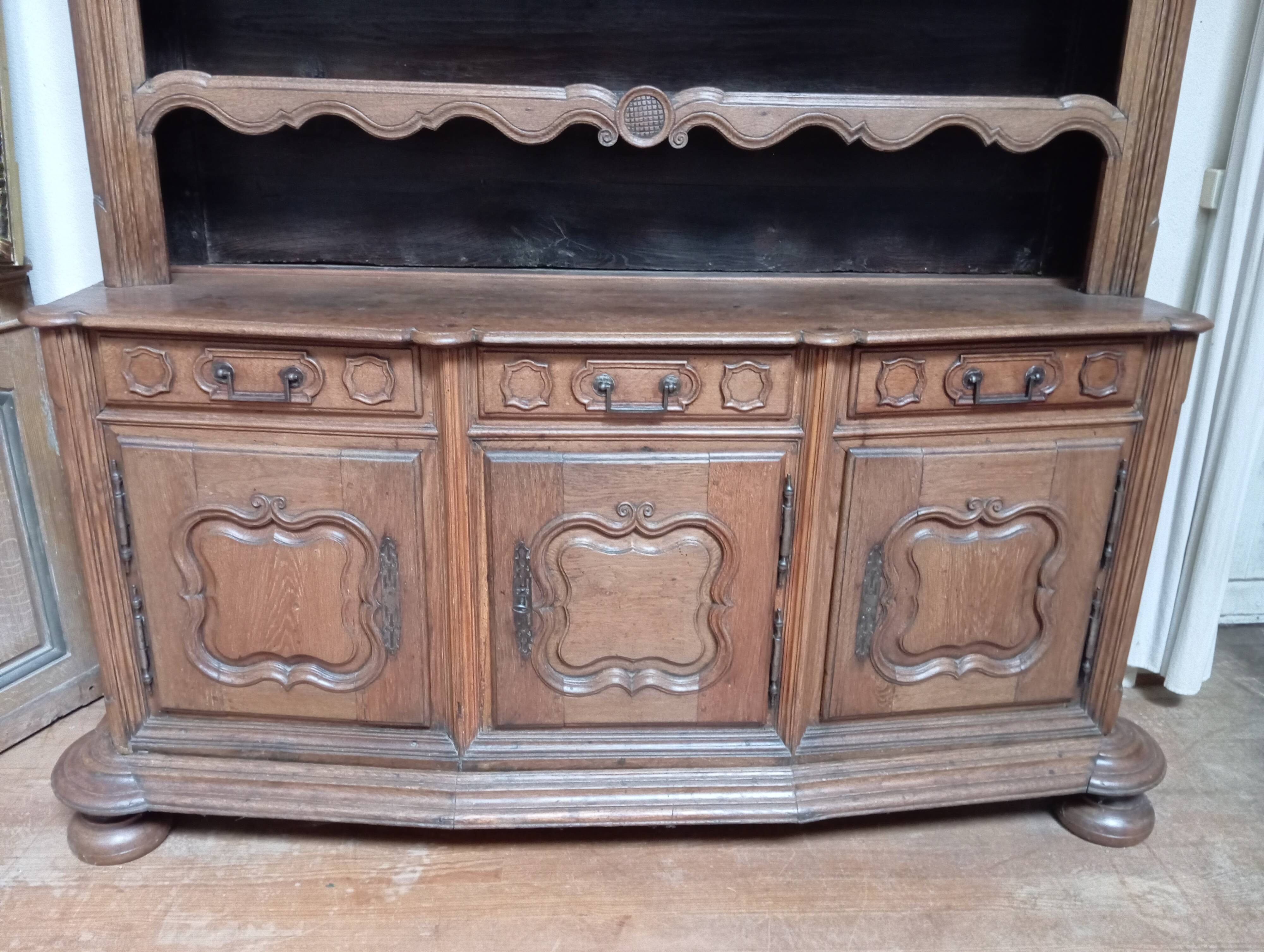 18th century oak three-door dresser