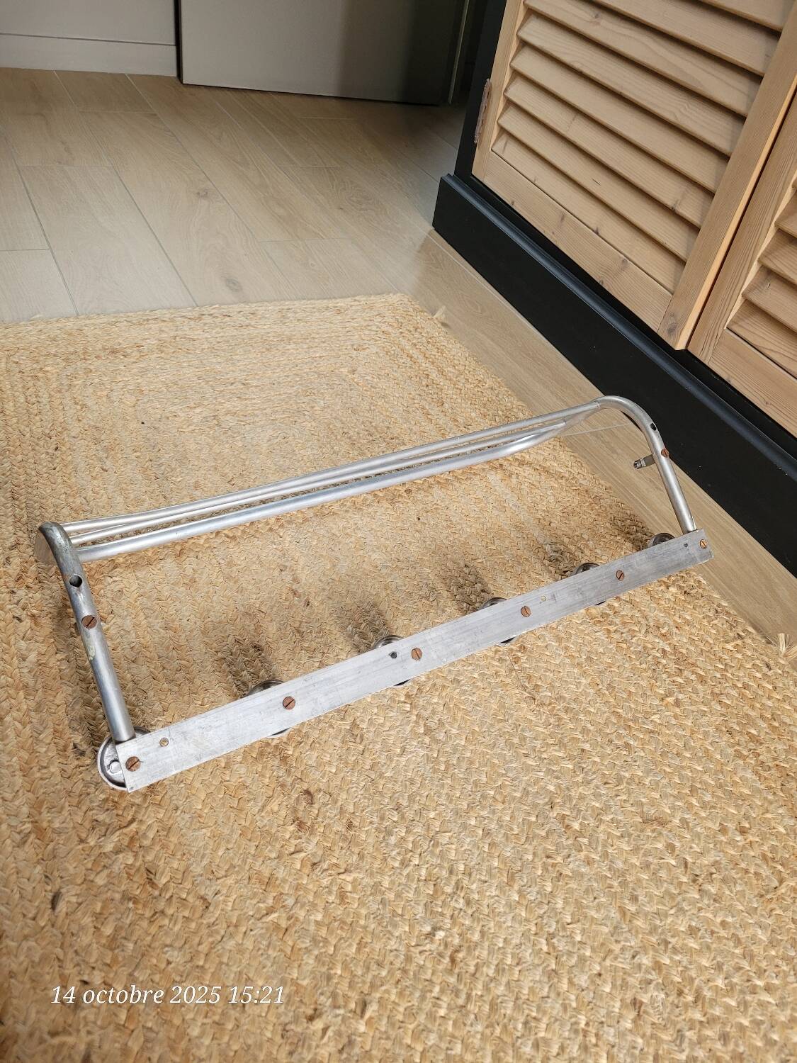 Vintage aluminum coat rack (6 hooks)