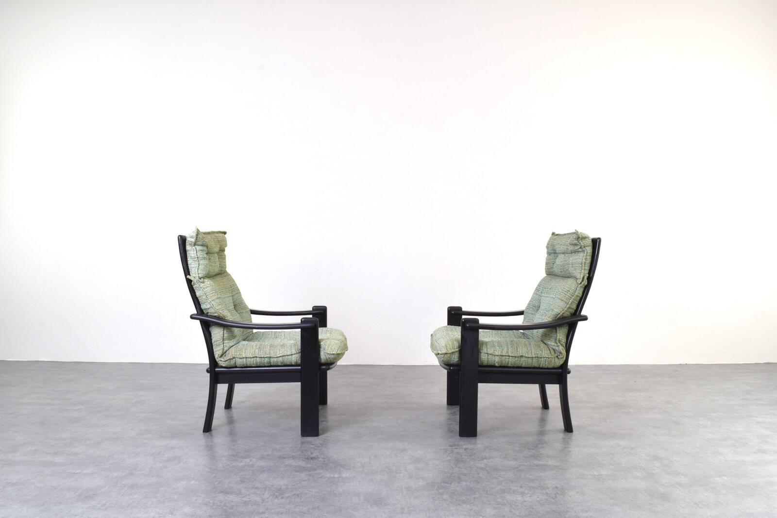 Mid-Century Danish Lounge Chairs and Coffe Table, 1970s.