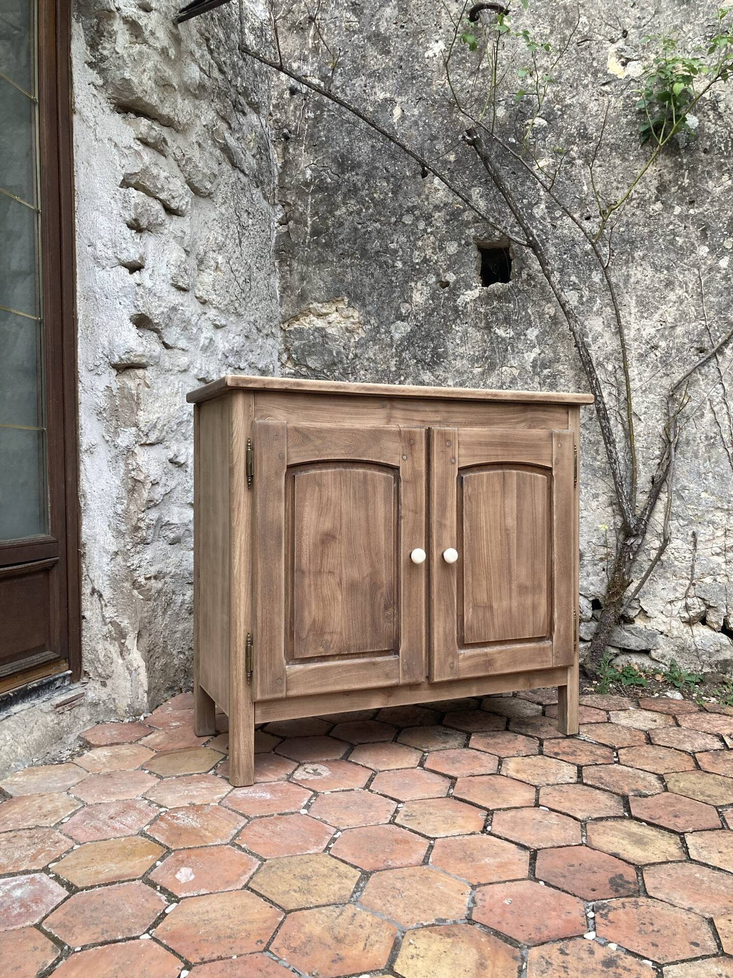 Petit buffet ancien en bois 