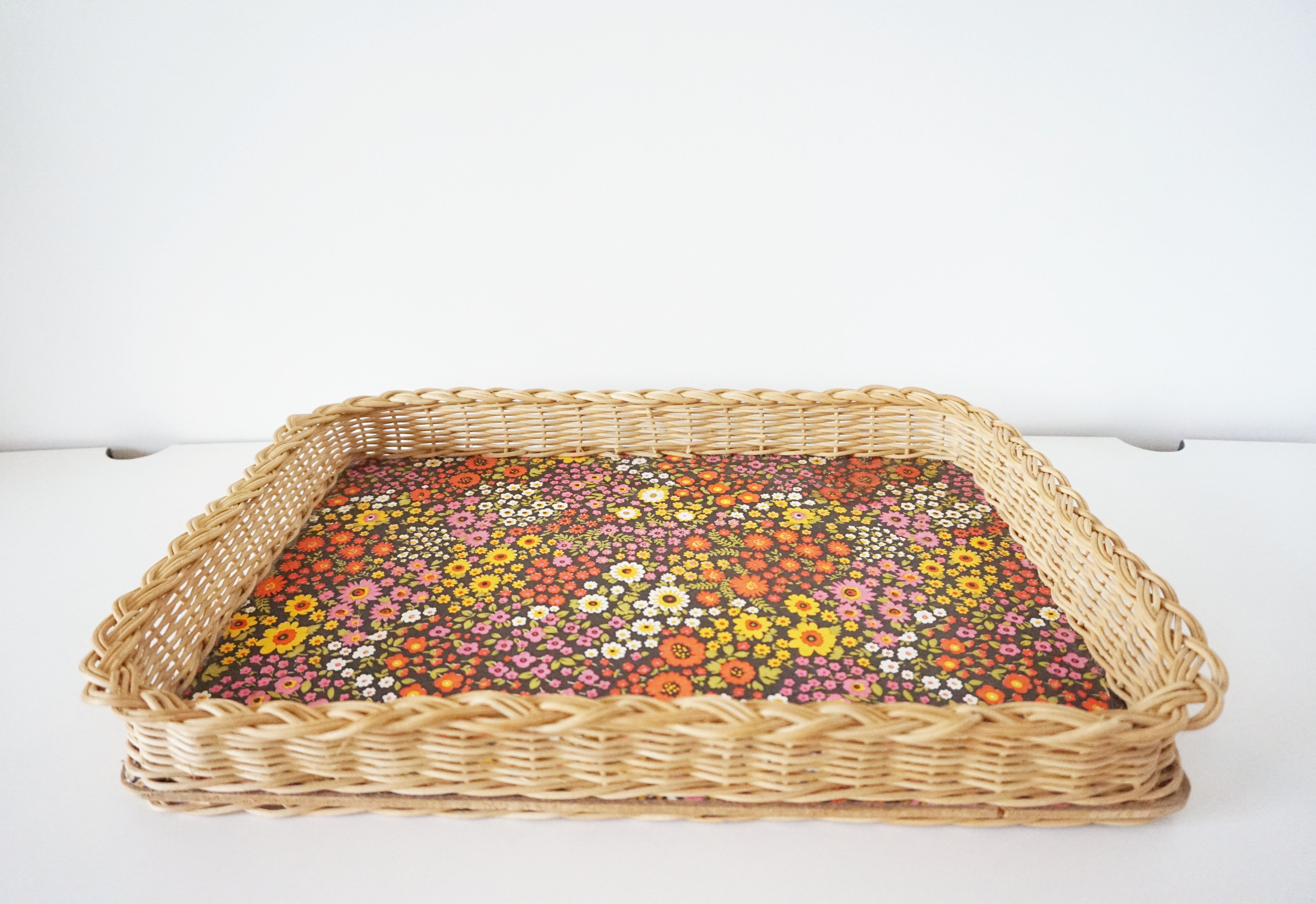 Wicker top flower pattern 1970