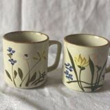 Lot 2 vintage floral mugs