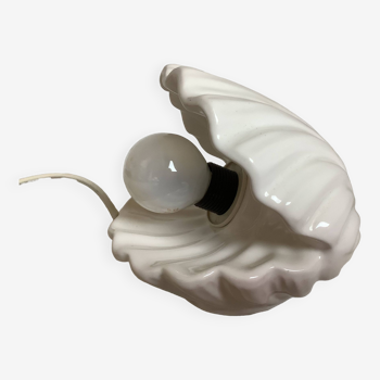 White scallop shell lamp