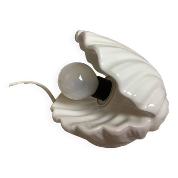 White scallop shell lamp