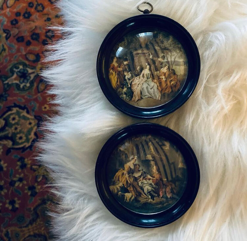 Two mini frames classic paint