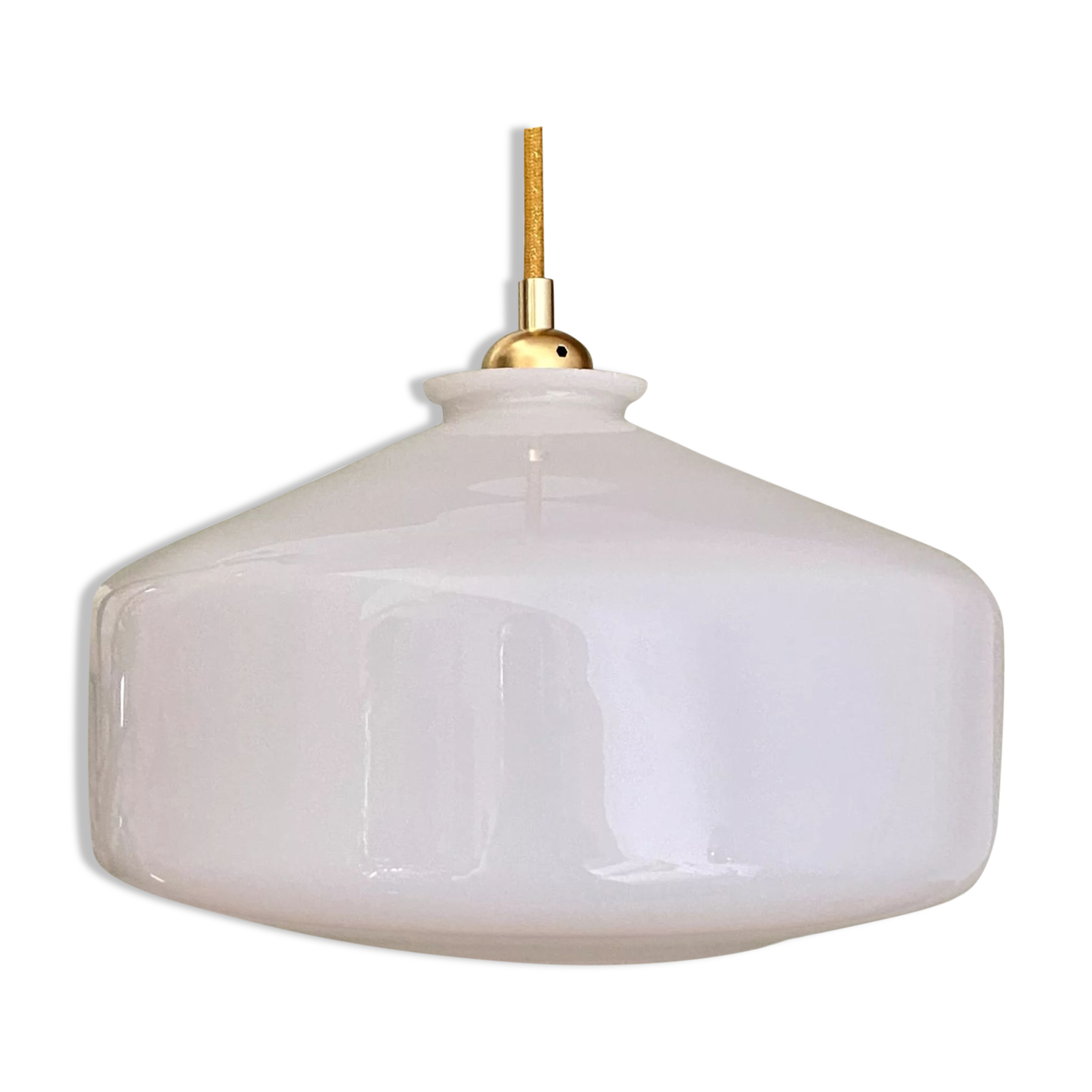 Vintage shade pendant lamp in white opaline