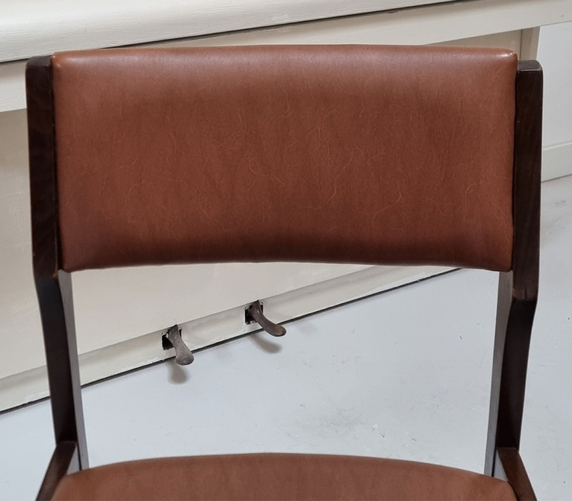 Chaises du milieu du siècle