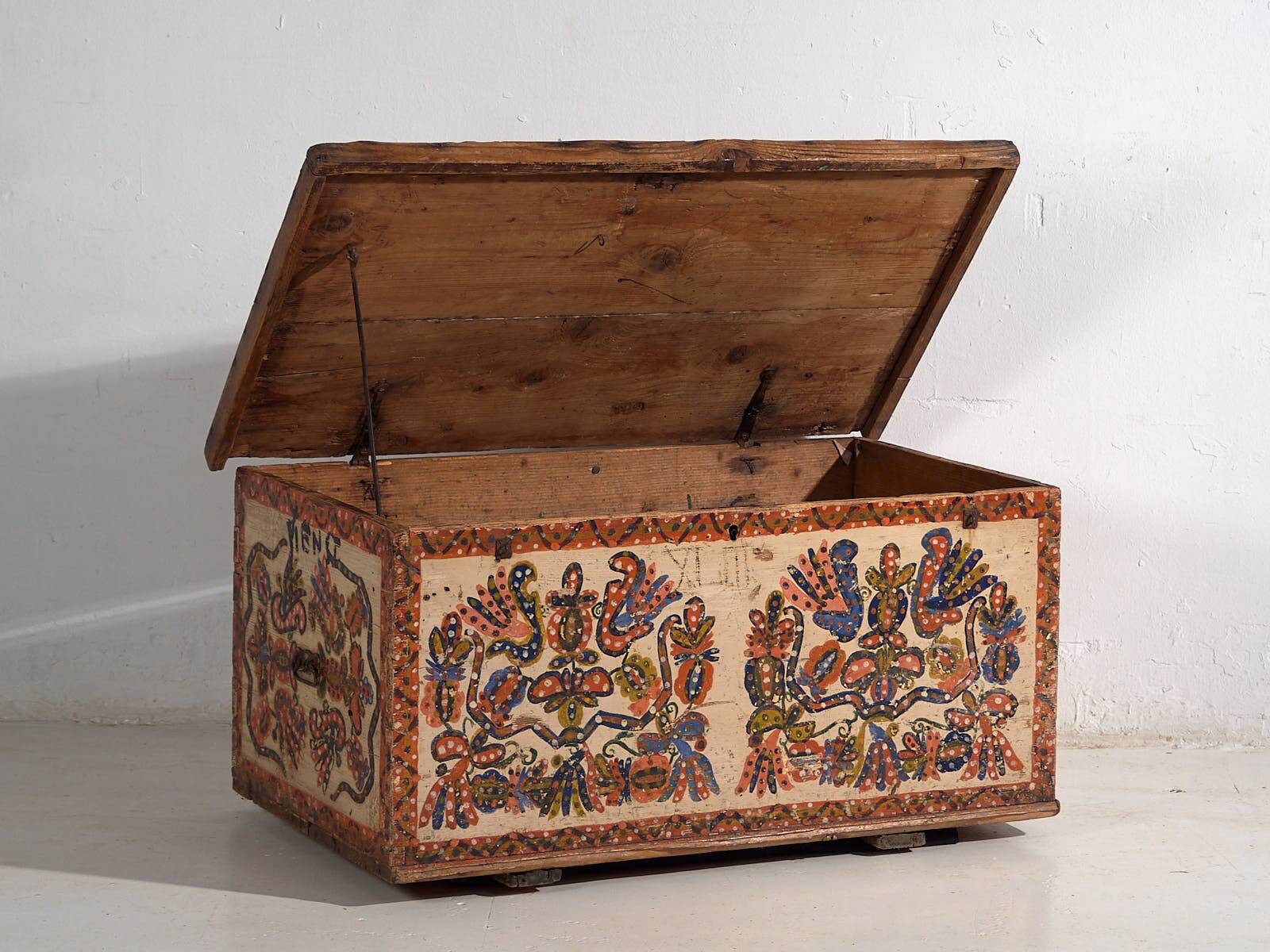 Antique hand-painted folk-style trunk (c.1880) #14