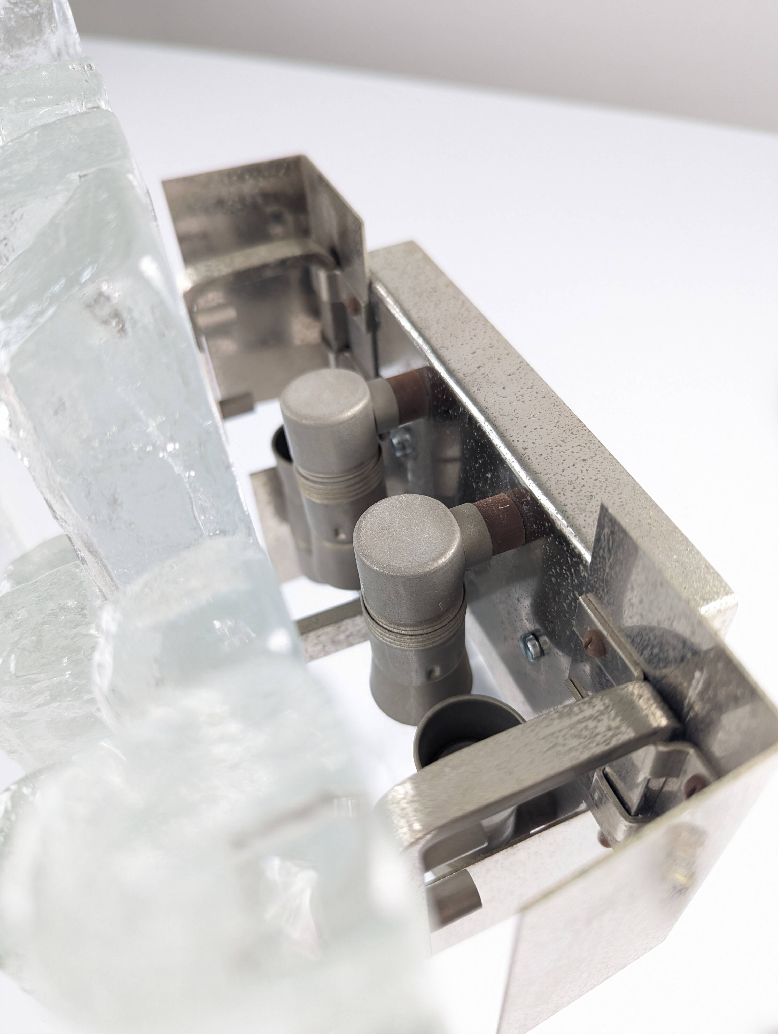 Paire d'appliques en verre glacé par Kalmar, 1970s