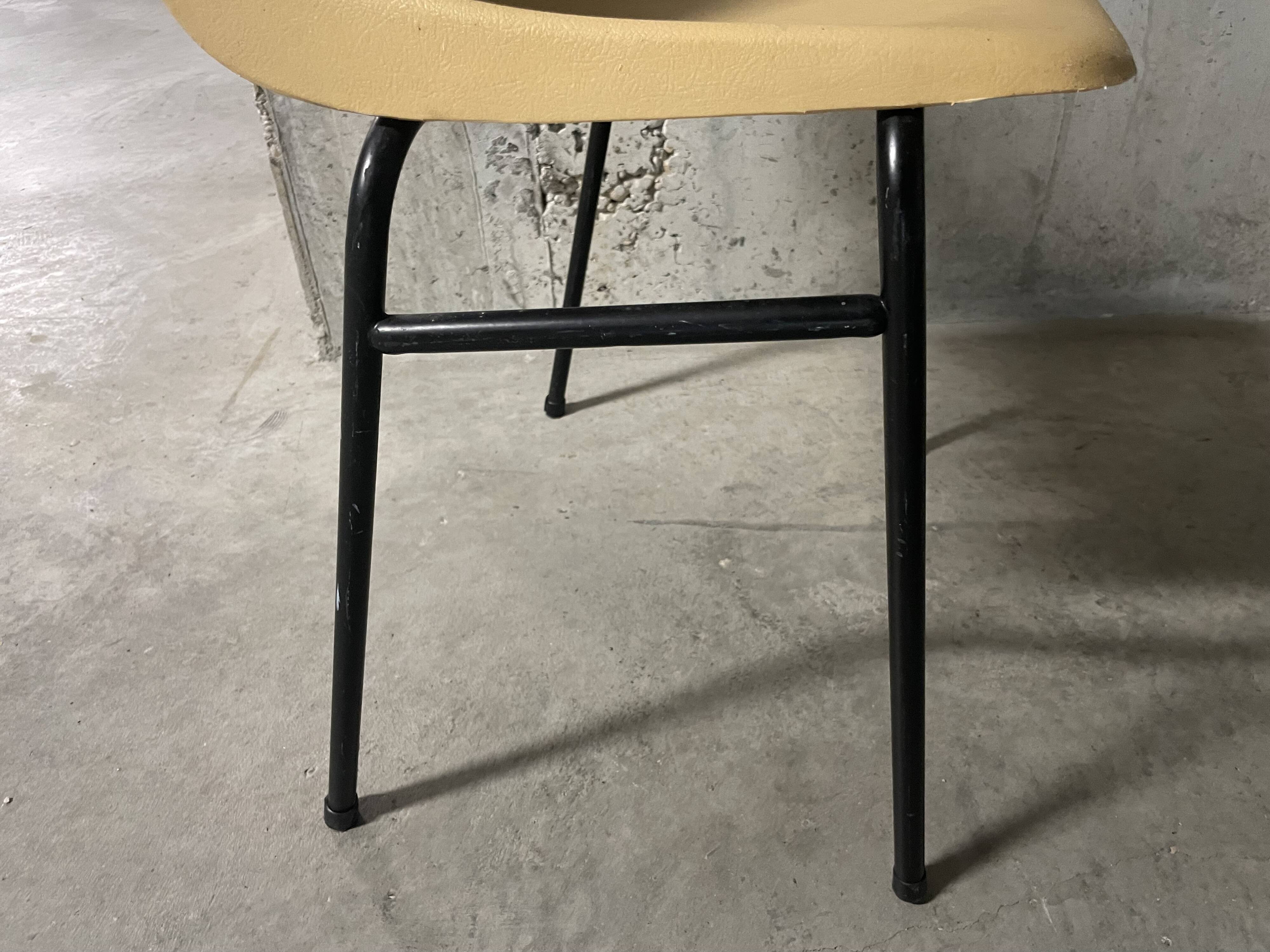 Grosfillex conference chair