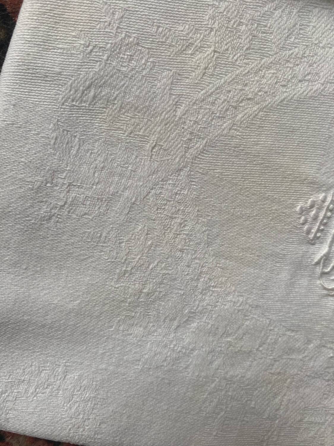 3 white tea towels in damask cotton thread with BN monogram.