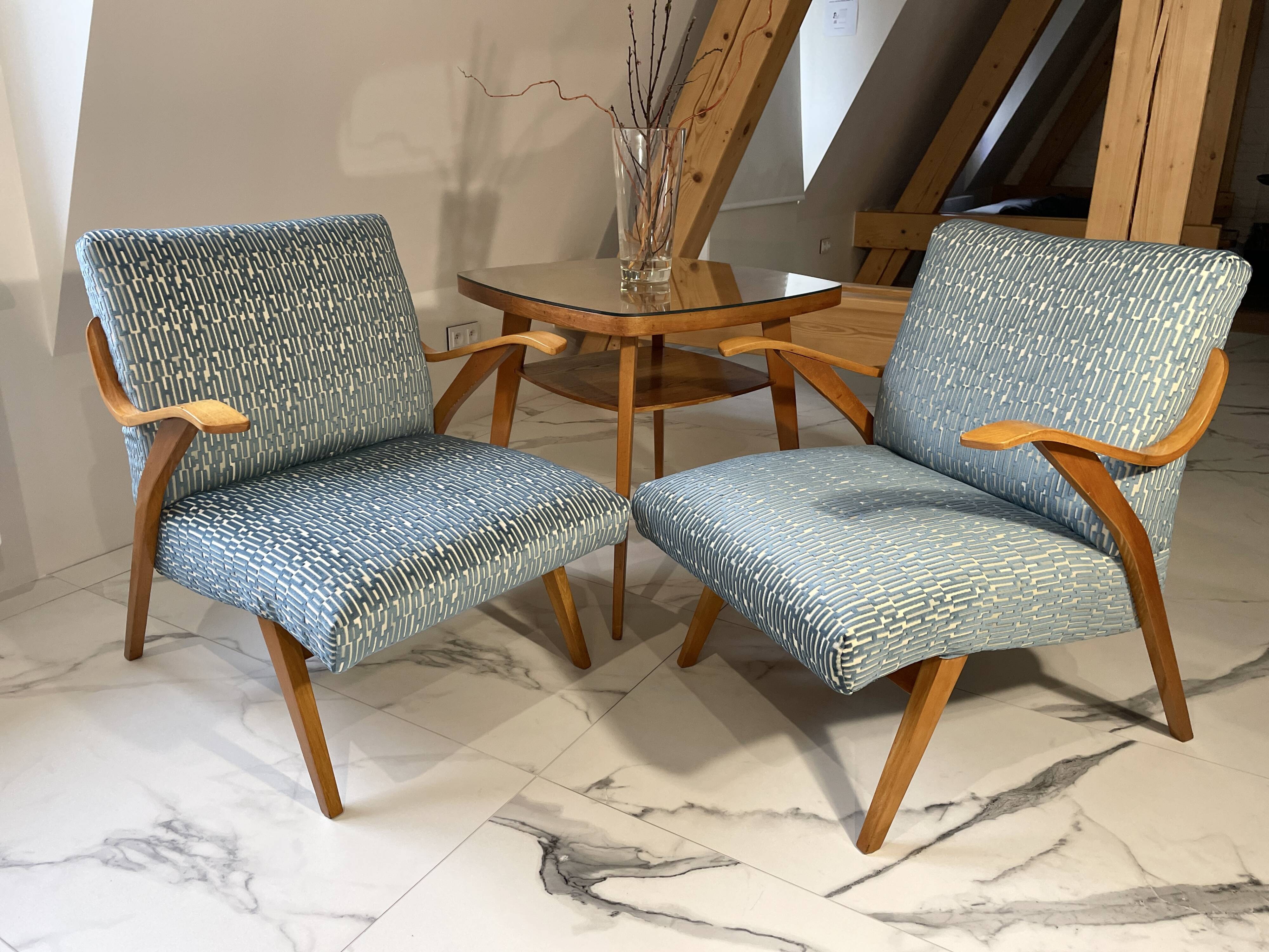 Set of chairs by Frantisek Jirak with table