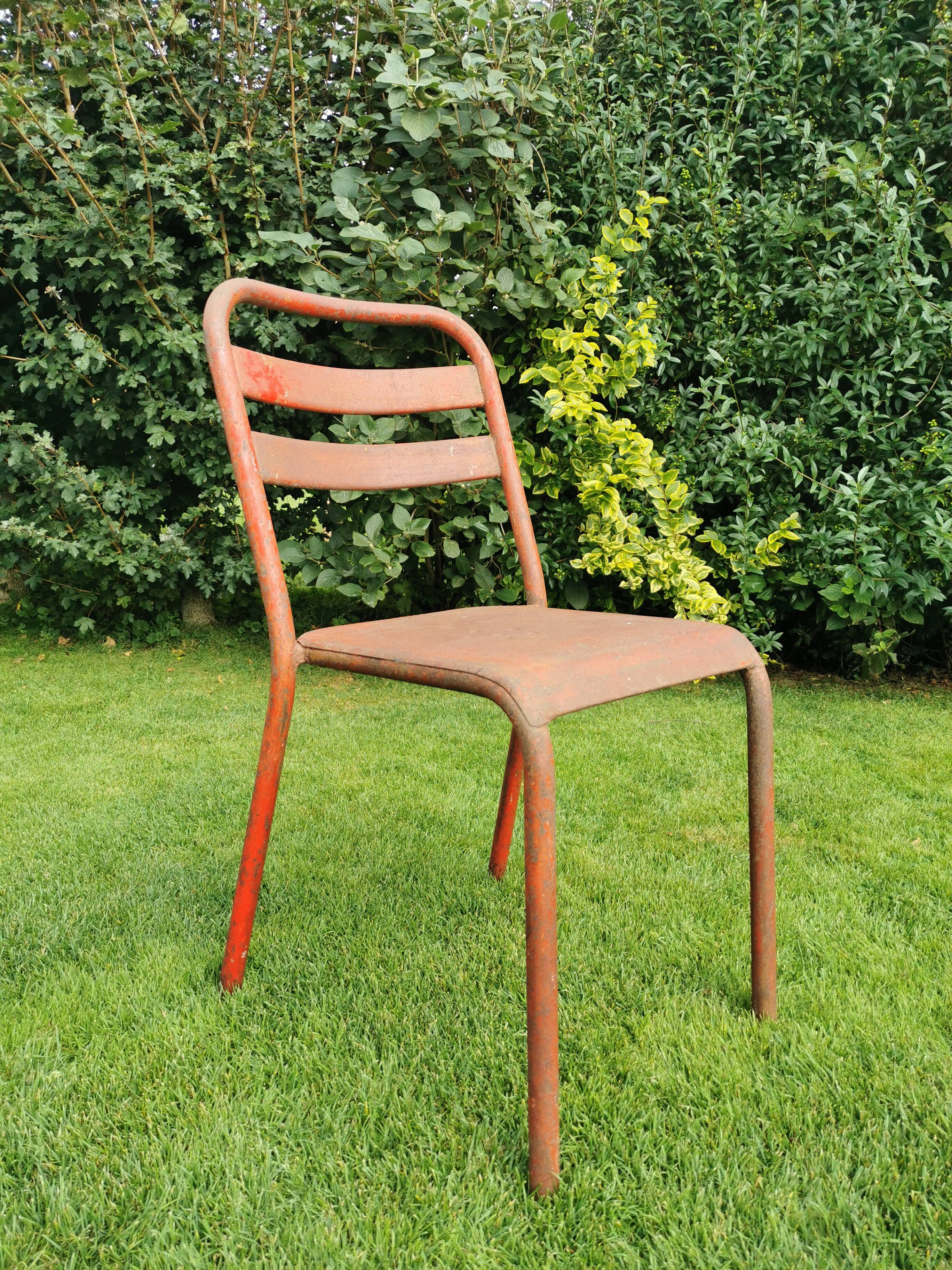 A Tolix bistro chair