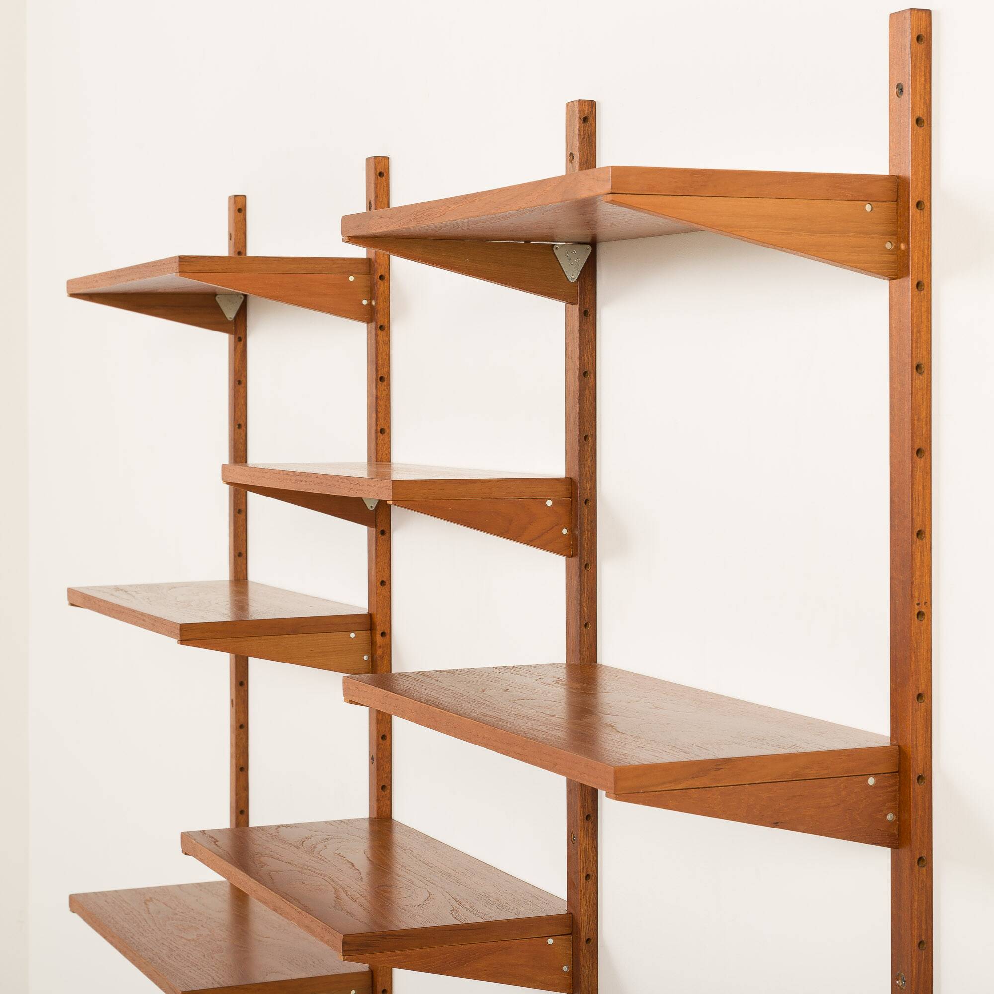 Preben Sorensen, PS System shelving unit on wooden brackets, 1960s