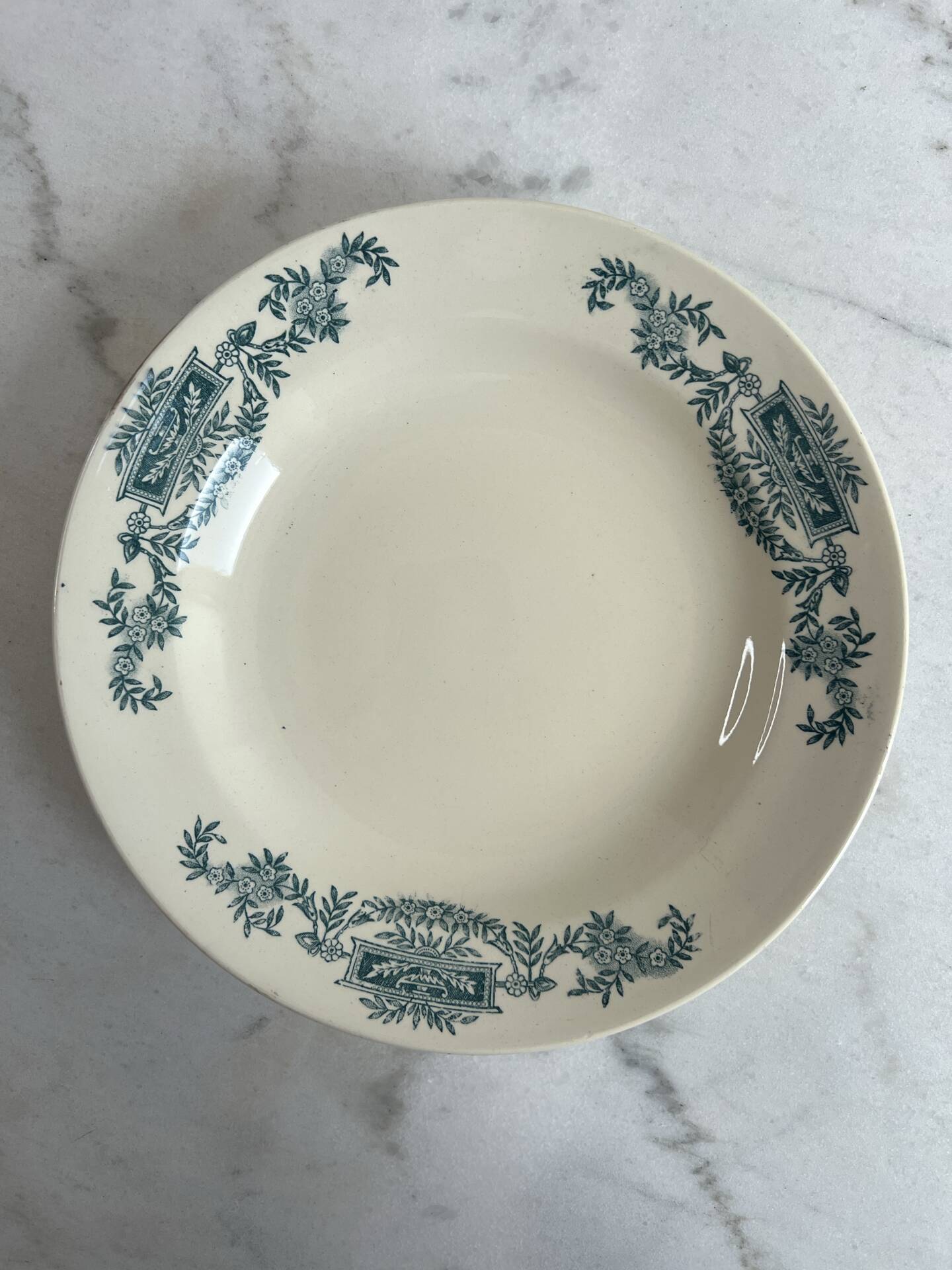Set of 3 Longchamp Lutèce deep plates in ironstone.