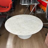 Eero Saarinen coffee table, vintage Knoll edition