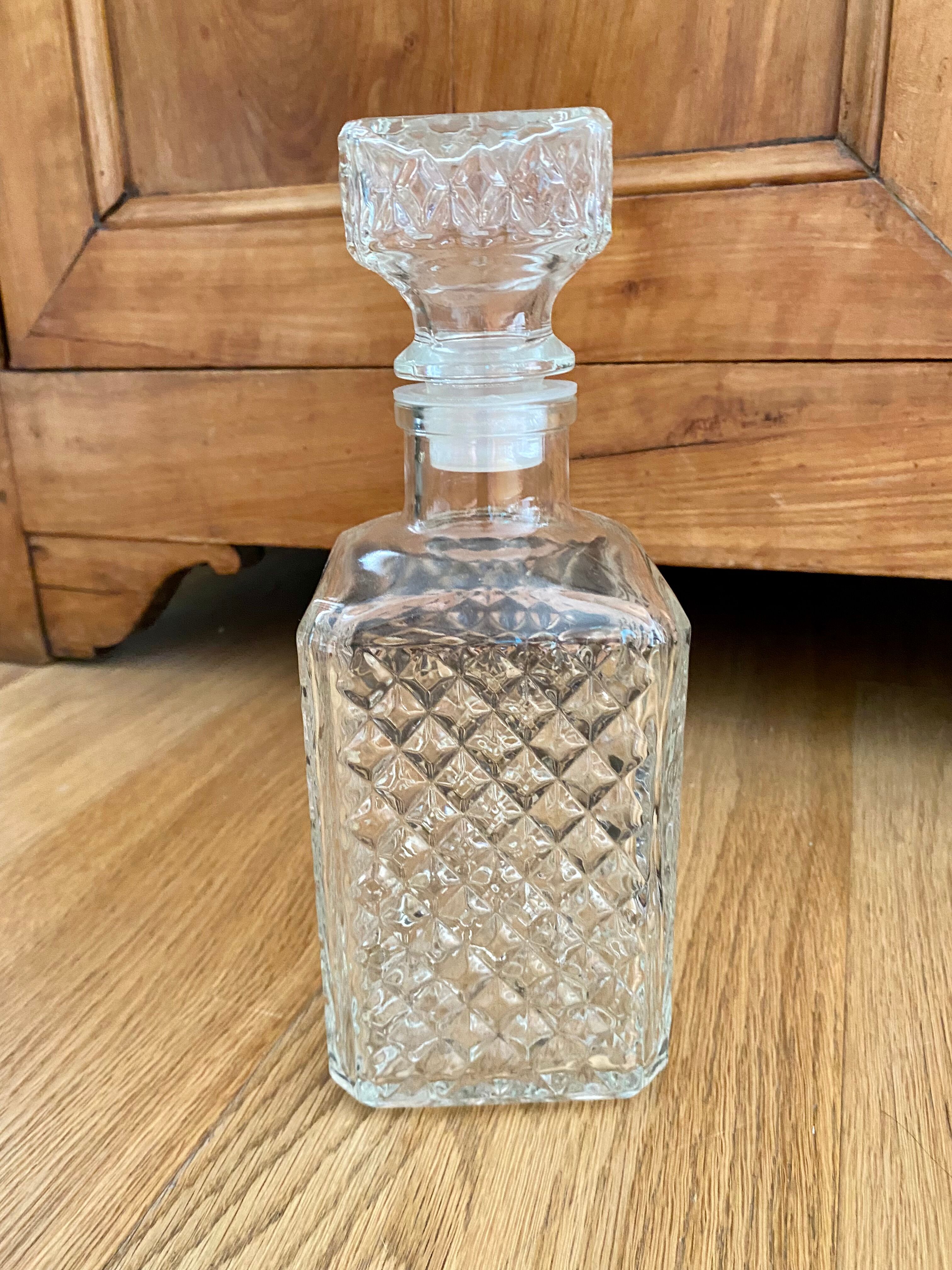 Set of 3 glass whiskey decanters