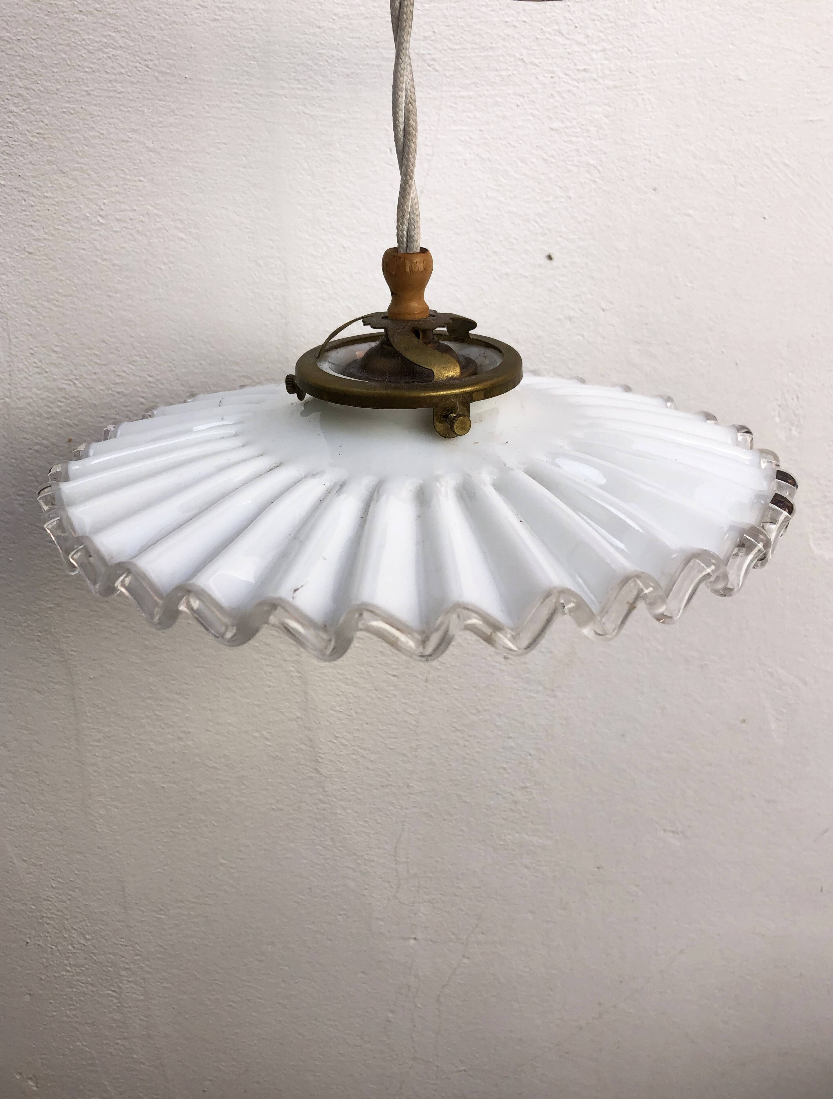 Small suspension in mesh opaline