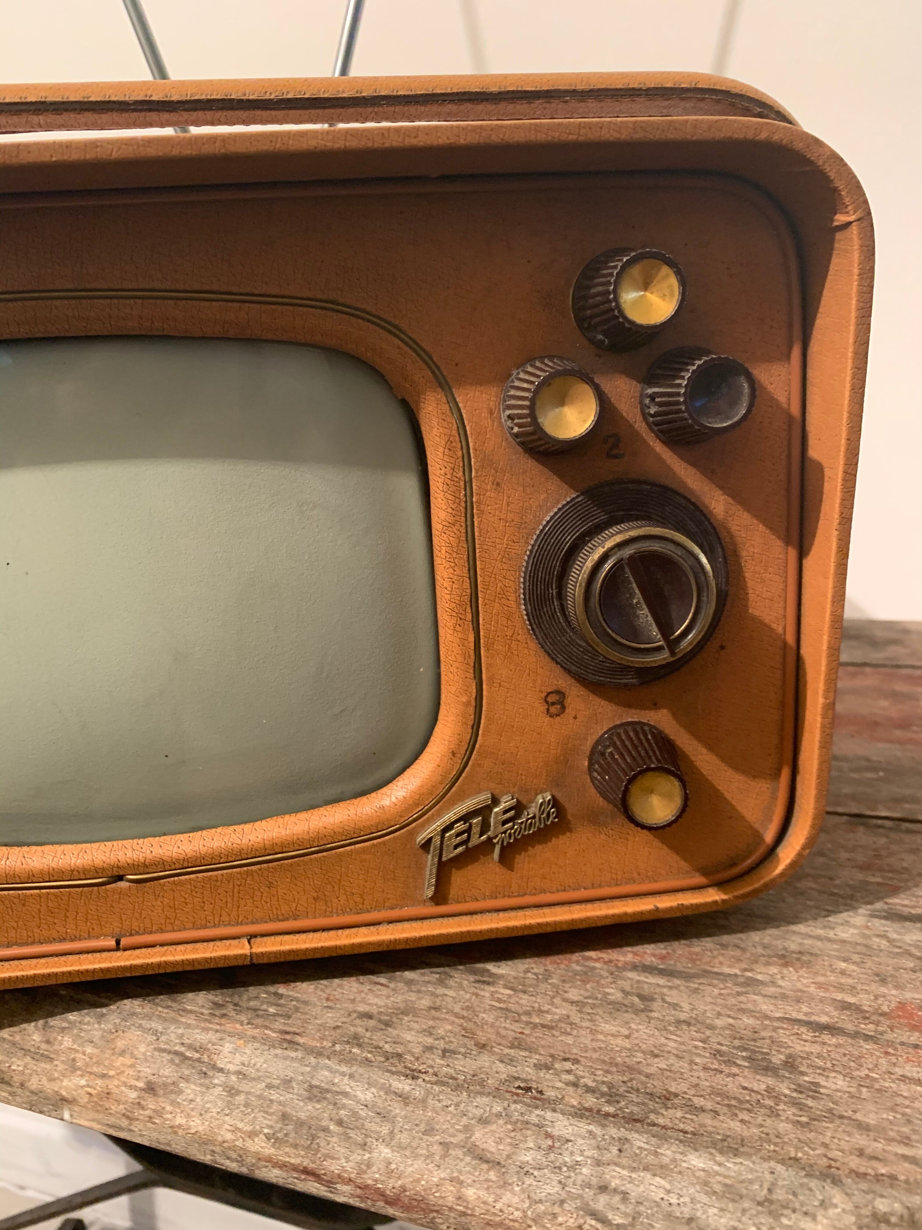 Télévision portable vintage années 60 1960