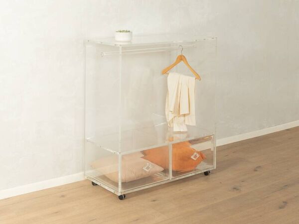 Commode minimaliste des années 1980, en verre acrylique, pièce unique.