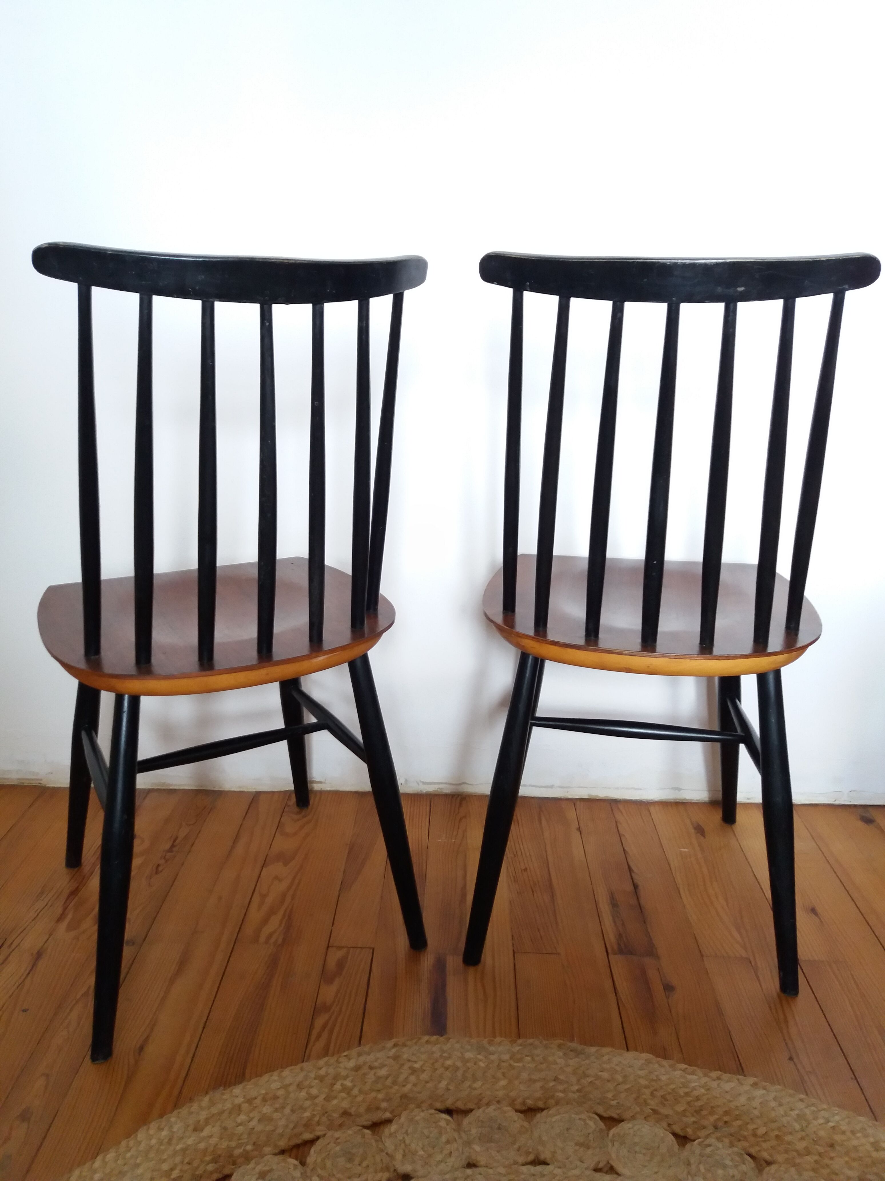 Pair of chairs of Ilamari Tapiovaara