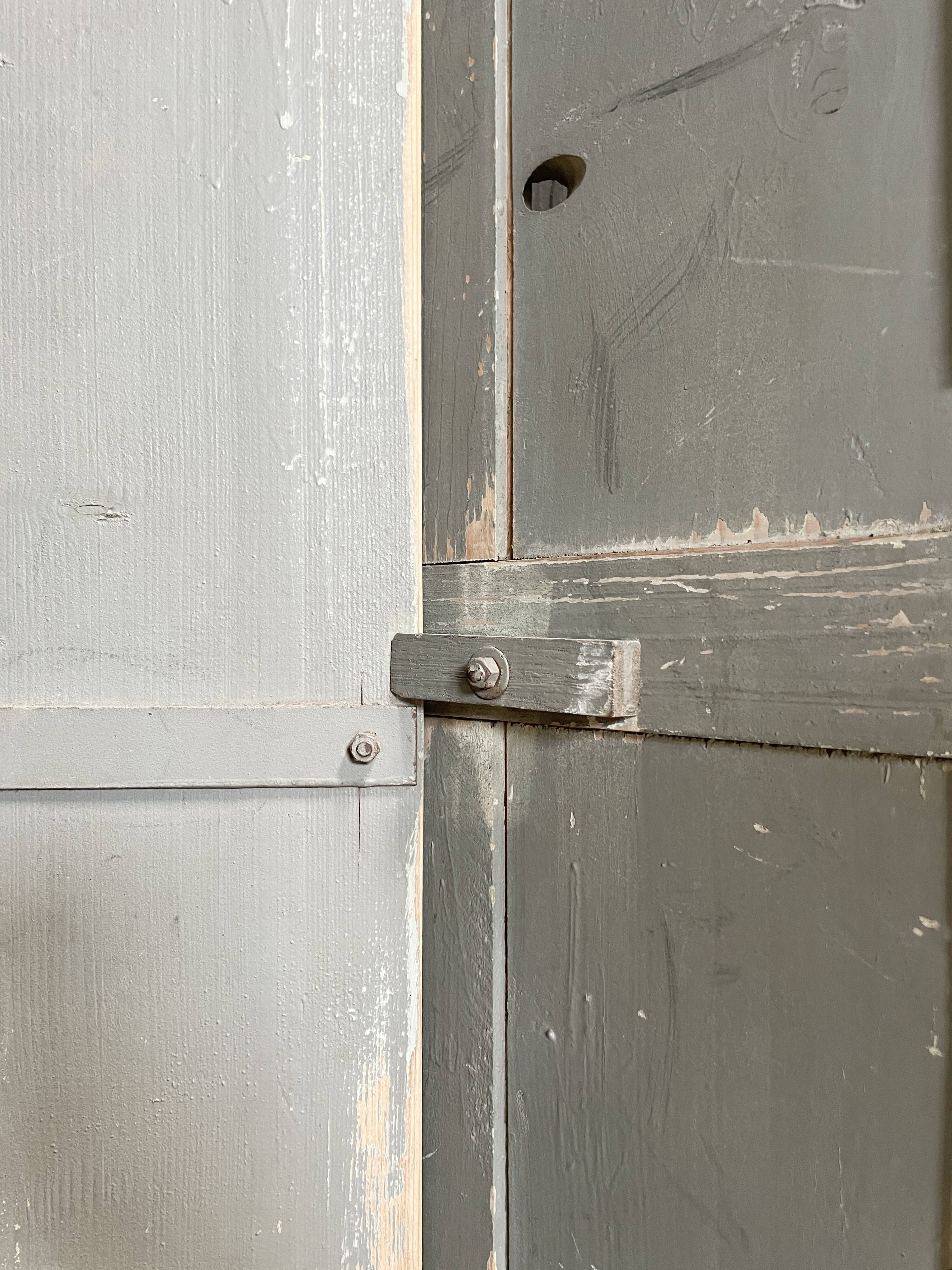 5-door cloakroom in patinated wood