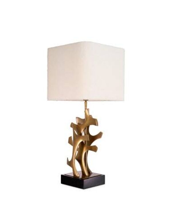 Paire de lampes de table en laiton patiné avec base en granit noir.