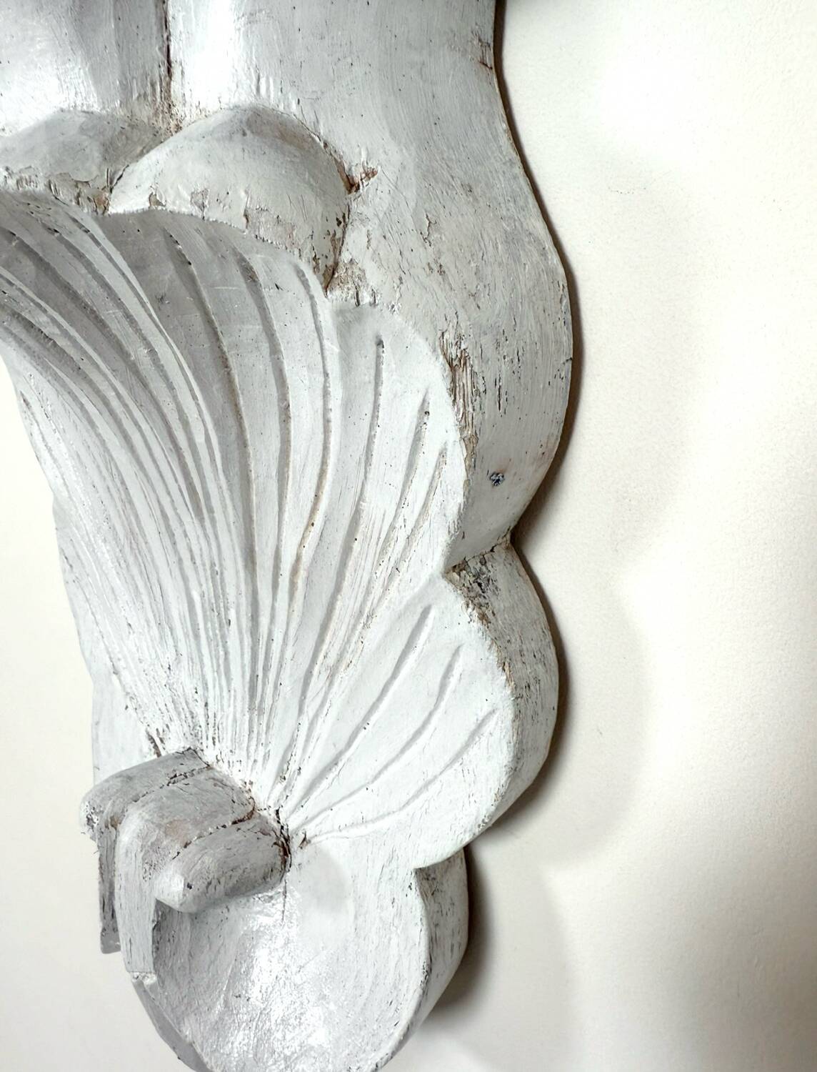 Wall shelf "Rocaille"