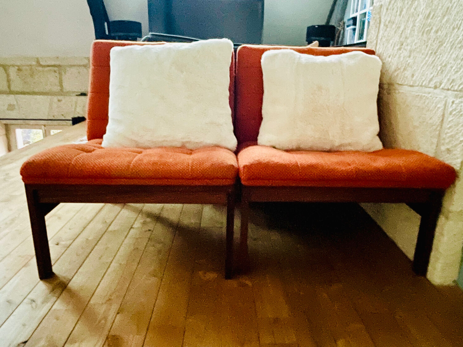 Paire chauffeuses scandinaves vintage
