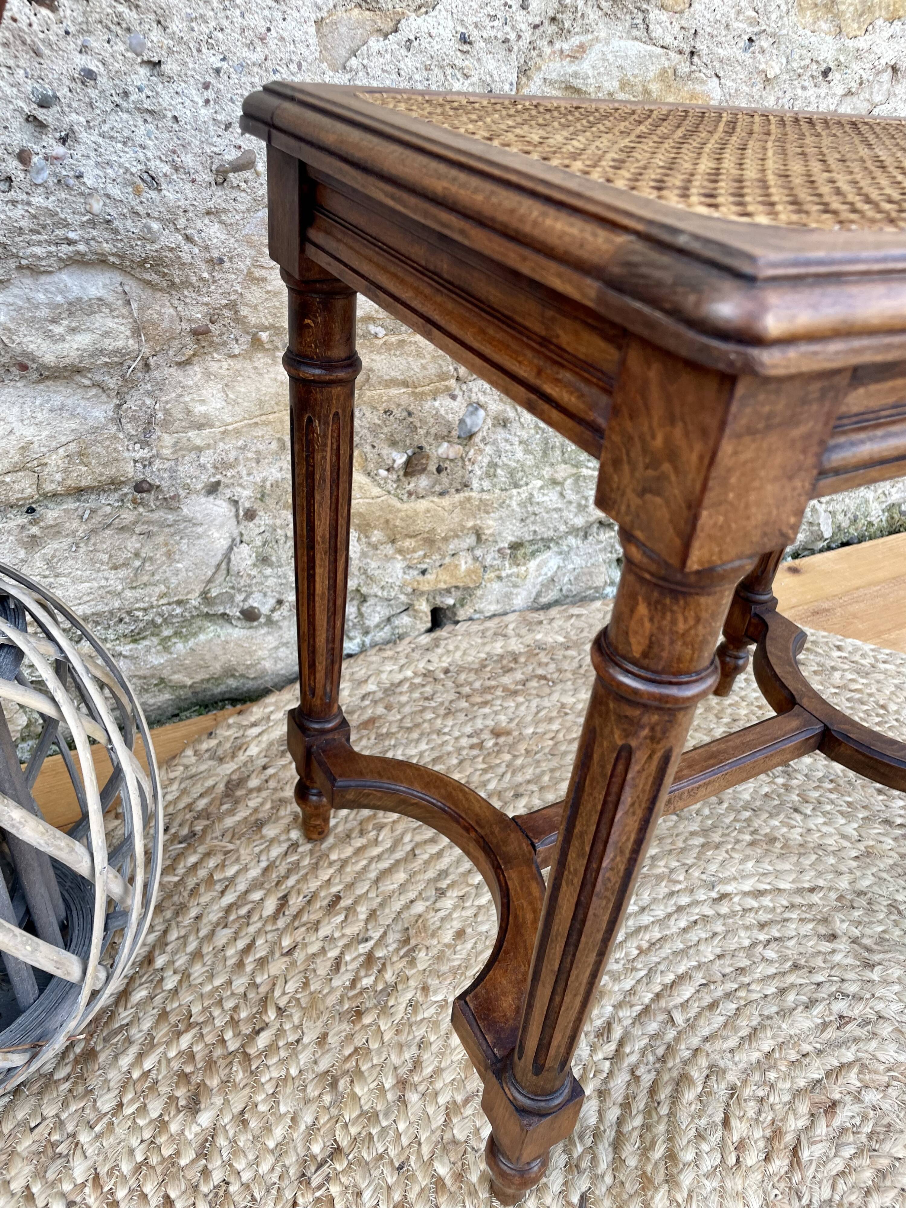 Small canned piano bench
