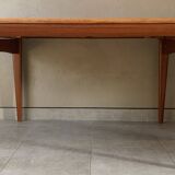 Table scandinave en teck par johannes andersen à rallonges papillon des années 60