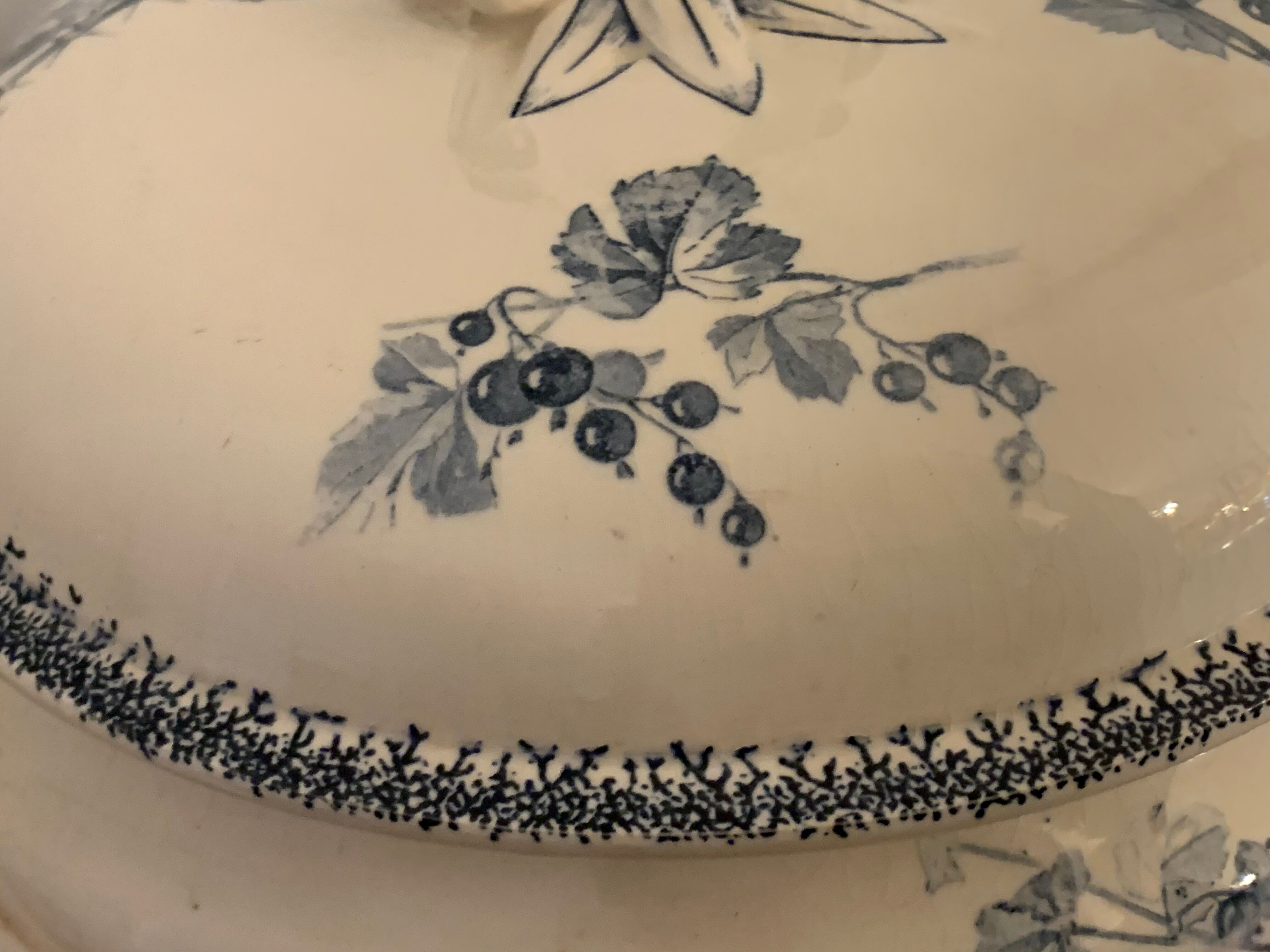 Soupière ravier and dish old blue porcelain Sarreguemines model Groseilles