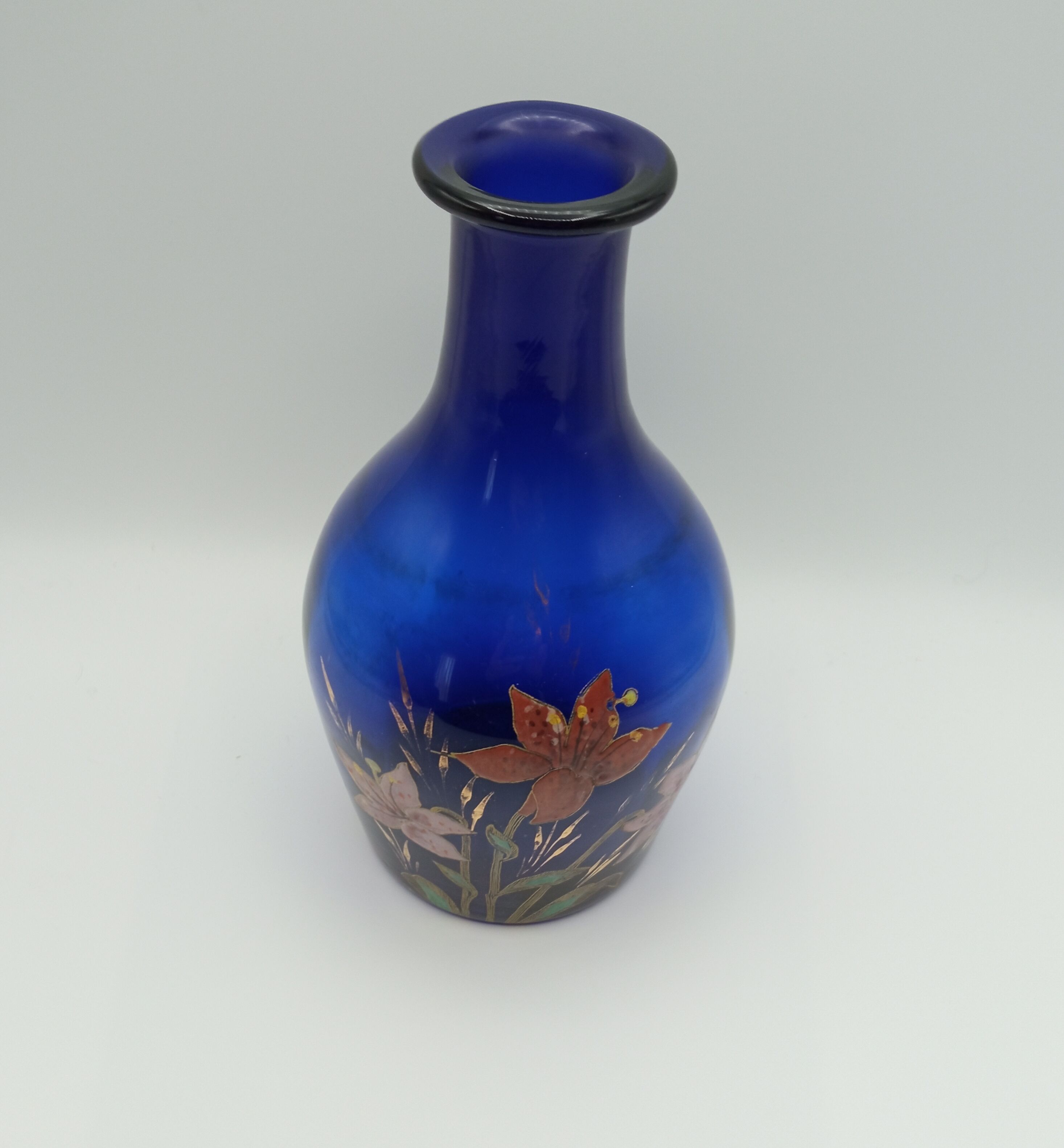 Enamelled carafe