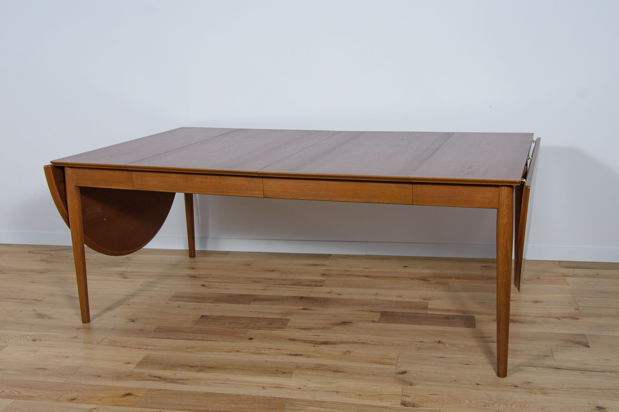 Table à manger extensible en teck, années 1960