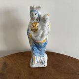 Vierge d'accouchée couronnée XVIIIe en faïence de Nevers