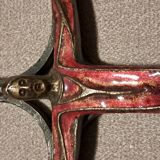 Crucifix croix fer forgé bronze émaillé artisanal