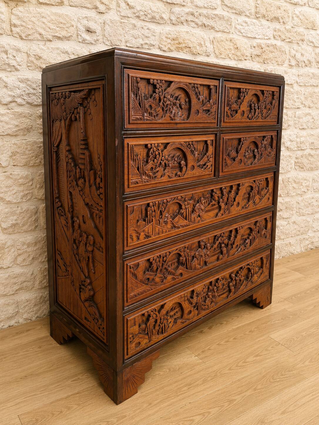 Commode / chiffonnier asiatique en bois sculpté – XXe siècle ( omb)