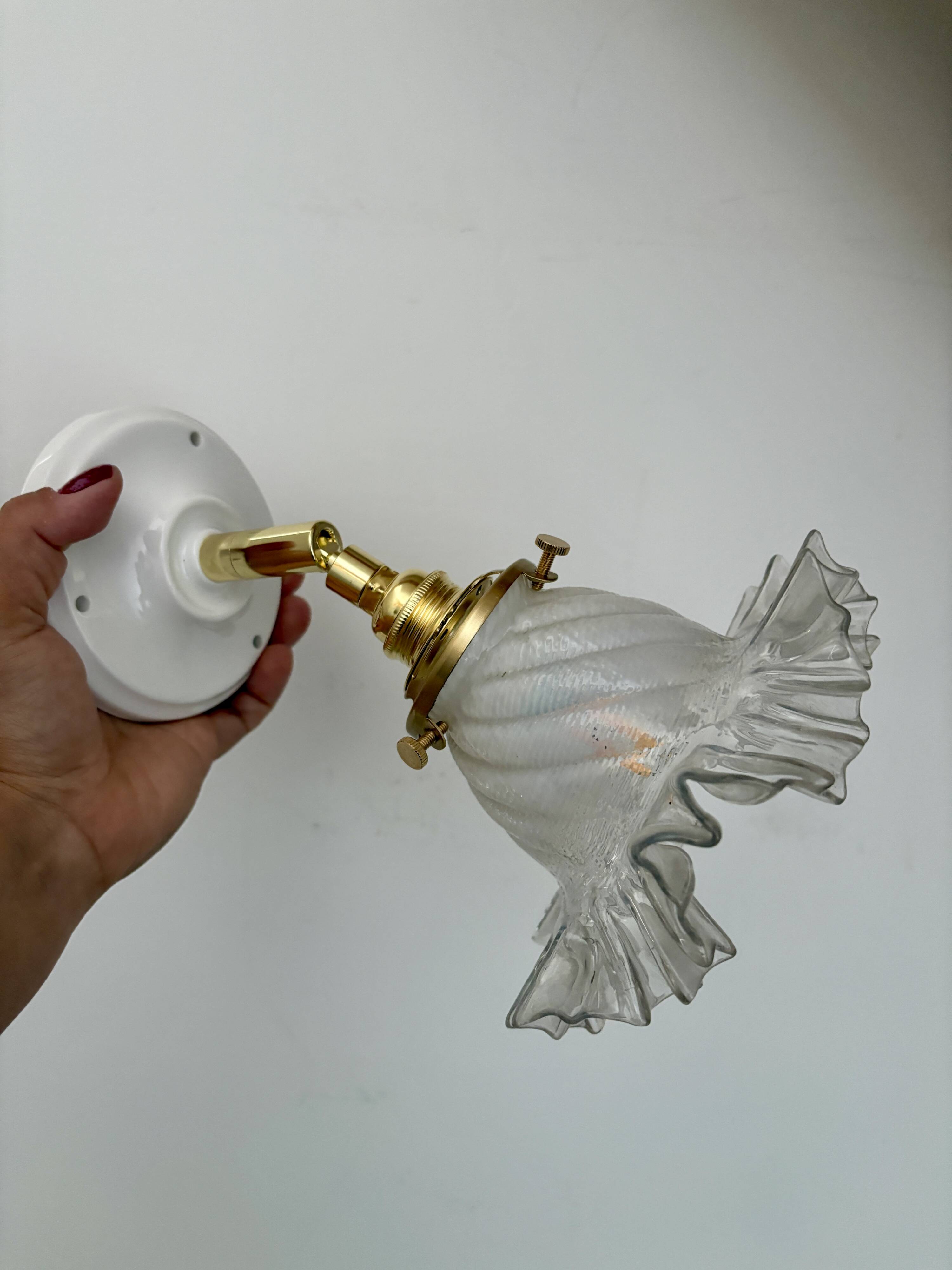 Vintage tulip wall lamp in white and transparent glass