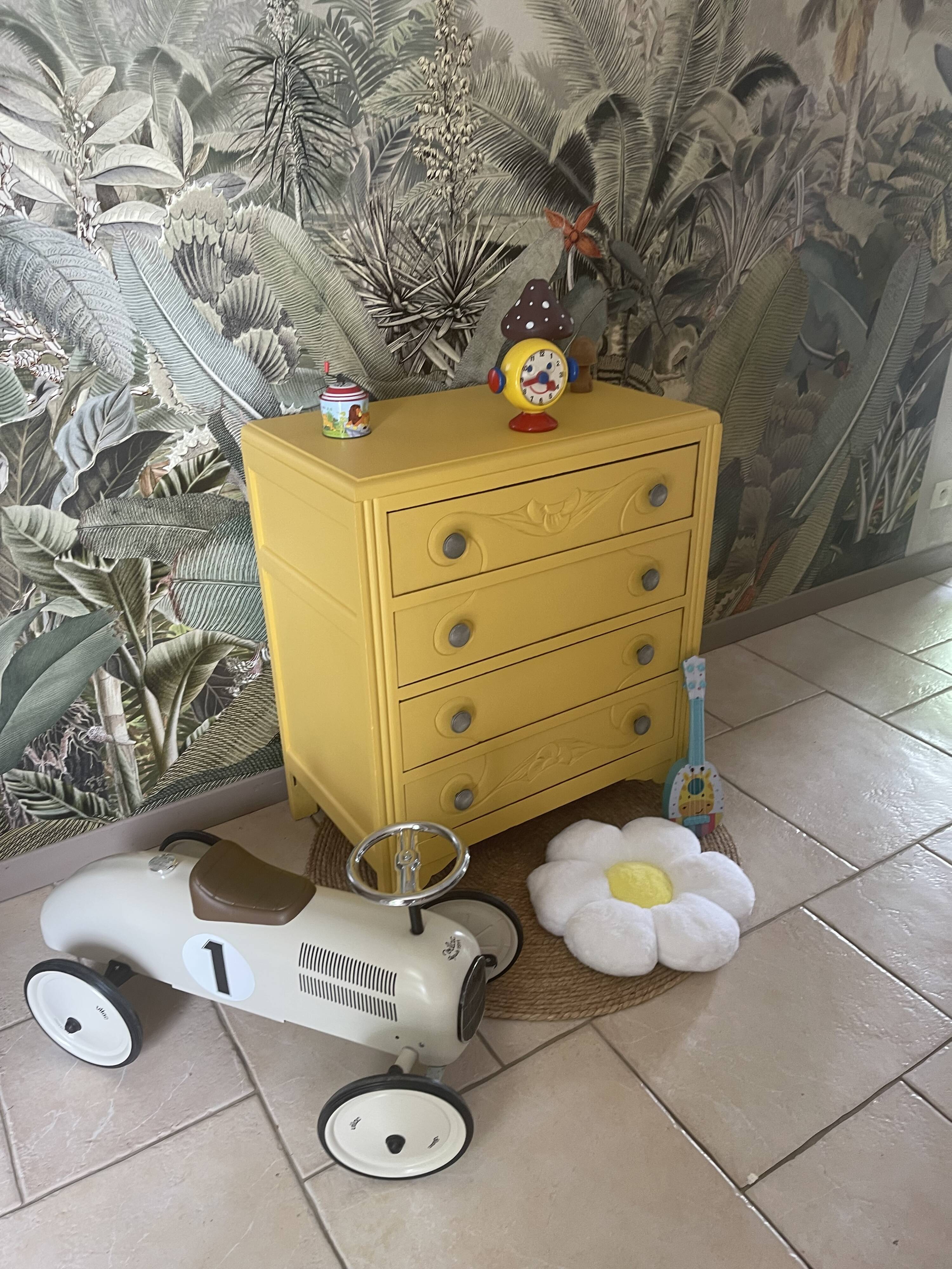 Art Deco chest of drawers