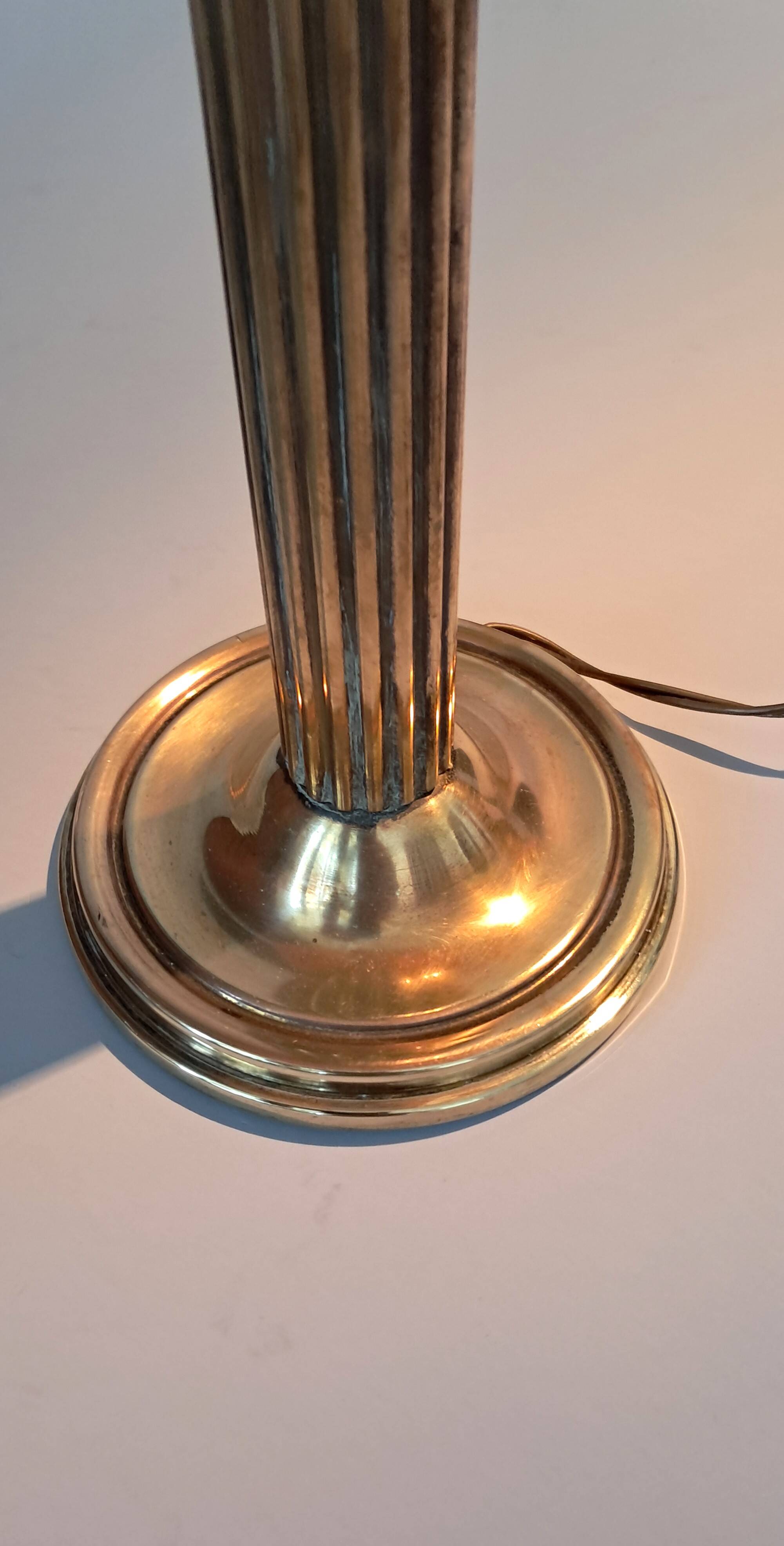 Neoclassical lamp in gilded brass 1940/1950.