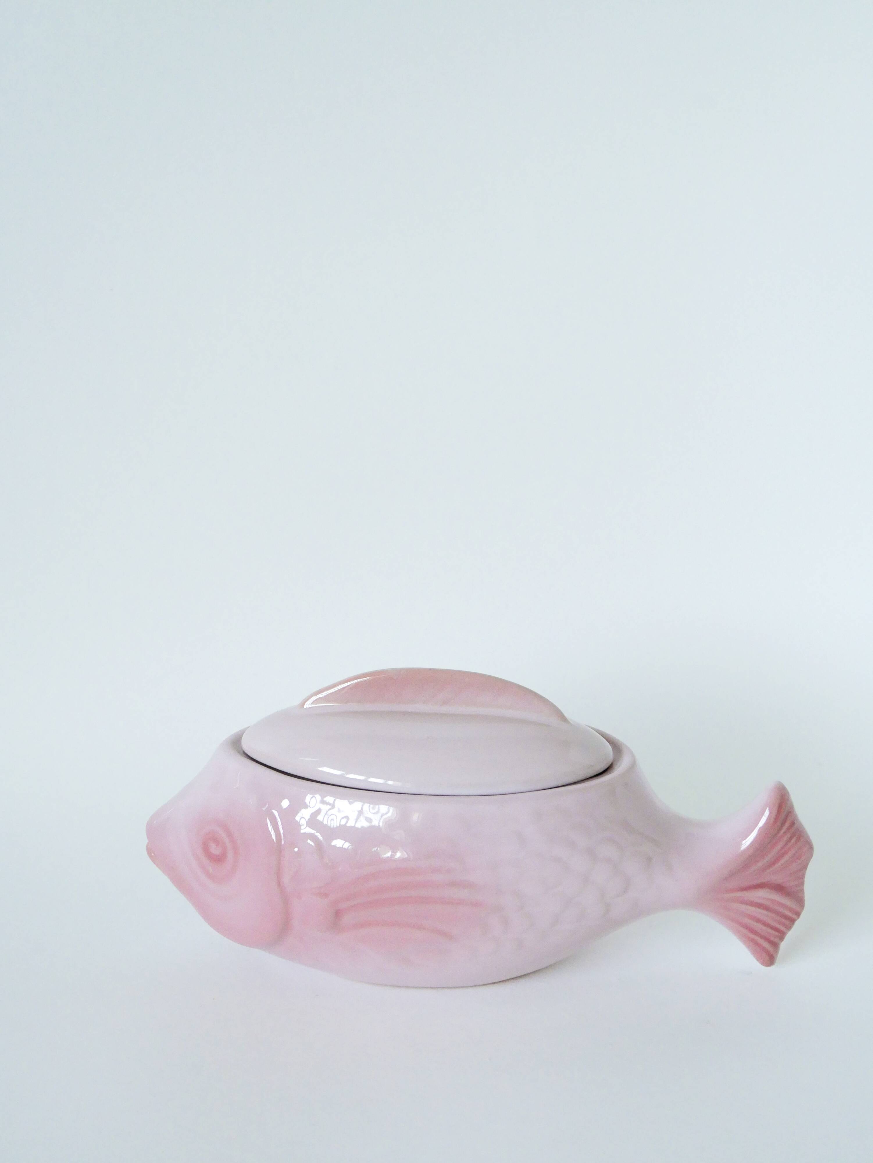 Pink slip gravy boat, “Fish” model, Pornic “Mélusine” earthenware, 1970