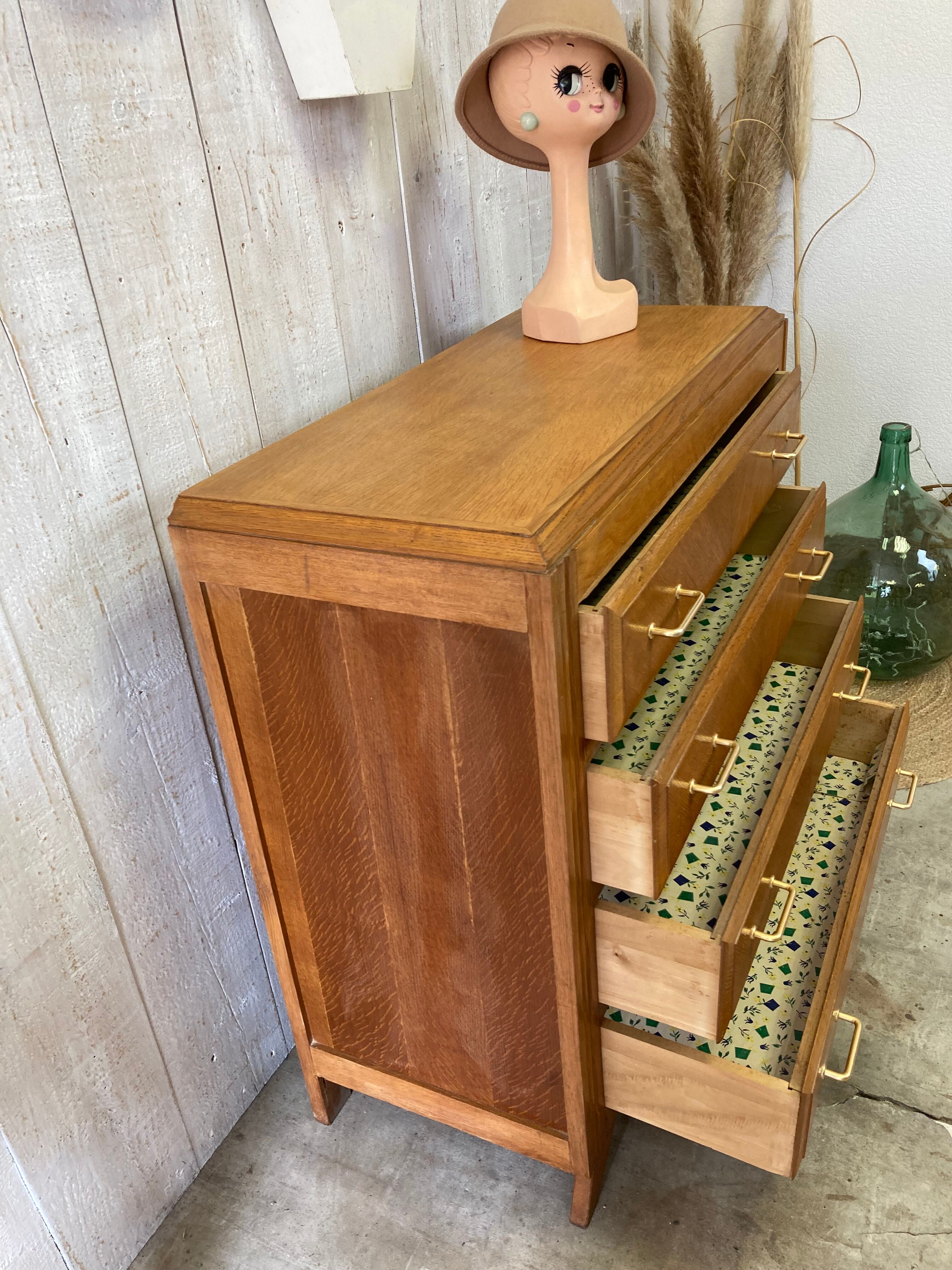 Commode vintage aux pieds compas